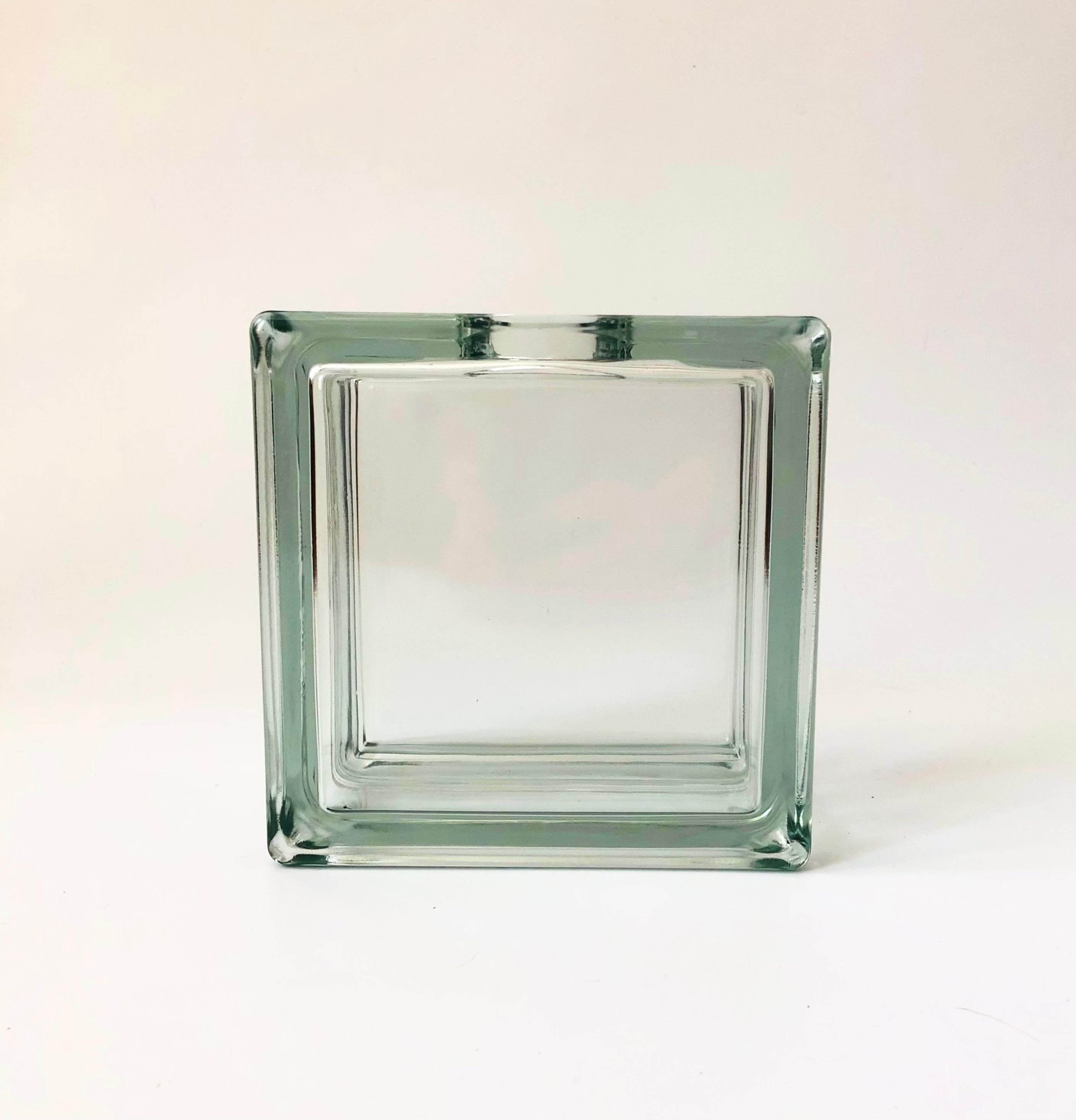 20ième siècle Vase Vintage Square Glass Block en vente