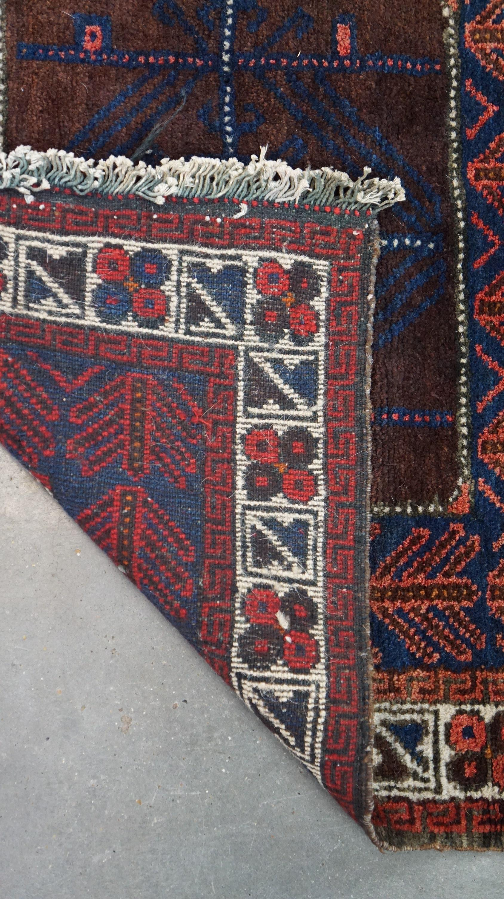 Quadratischer orientalischer Boden-/Deko-Teppich im Vintage-Stil mit schönen Farben 76x76cm im Angebot 1
