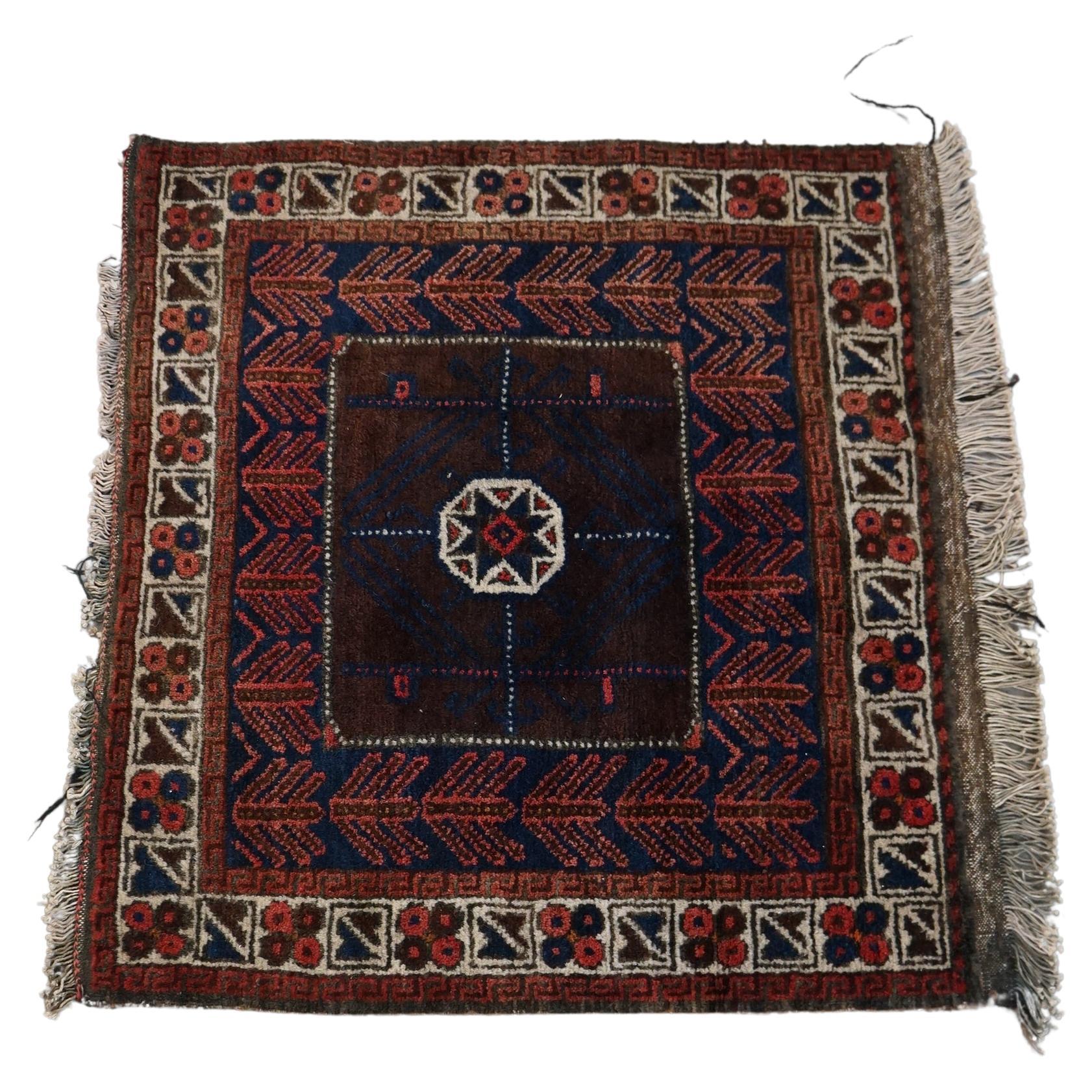 Quadratischer orientalischer Boden-/Deko-Teppich im Vintage-Stil mit schönen Farben 76x76cm im Angebot