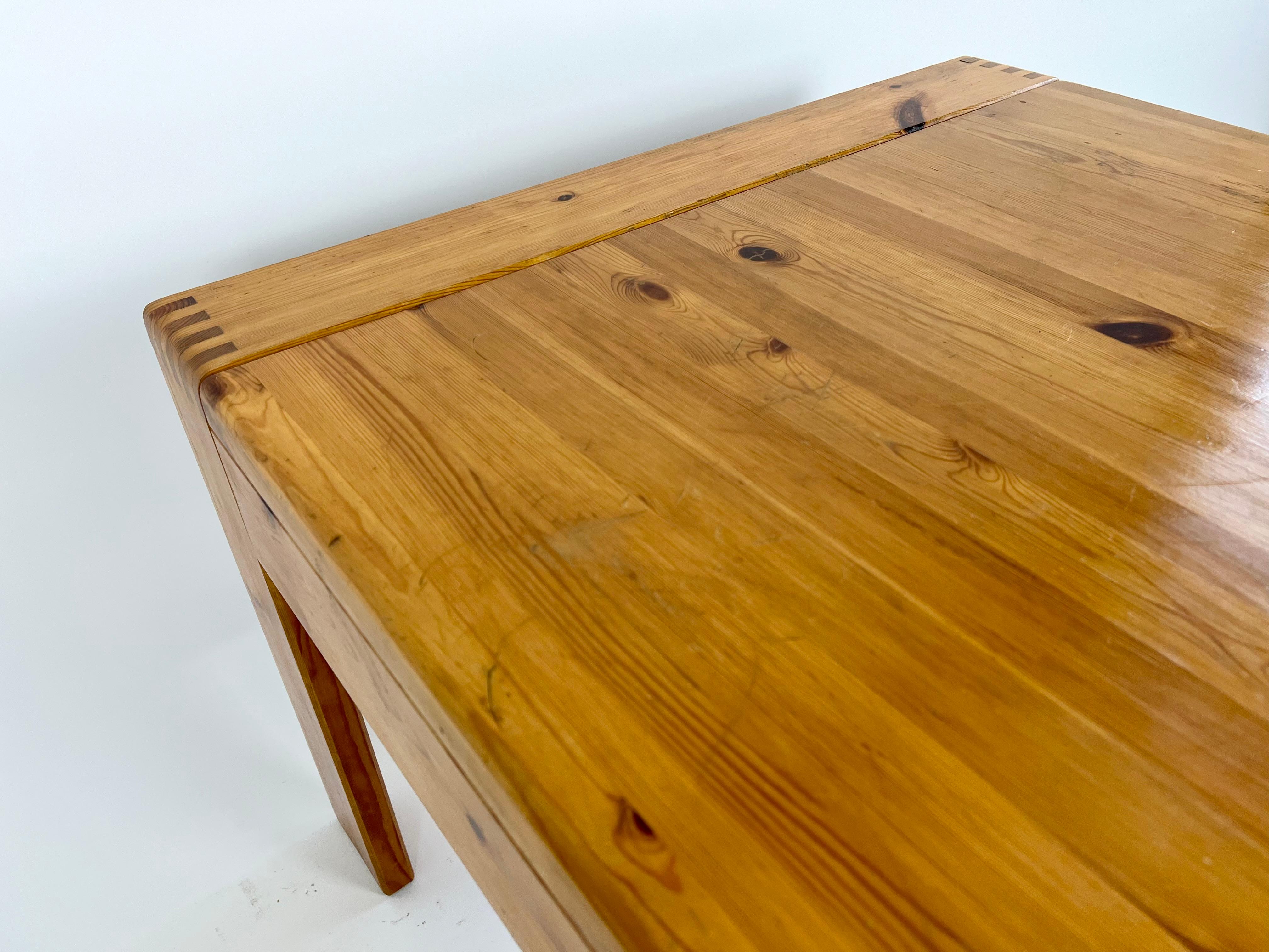 Vintage square pine coffee table, France 1970s For Sale 11