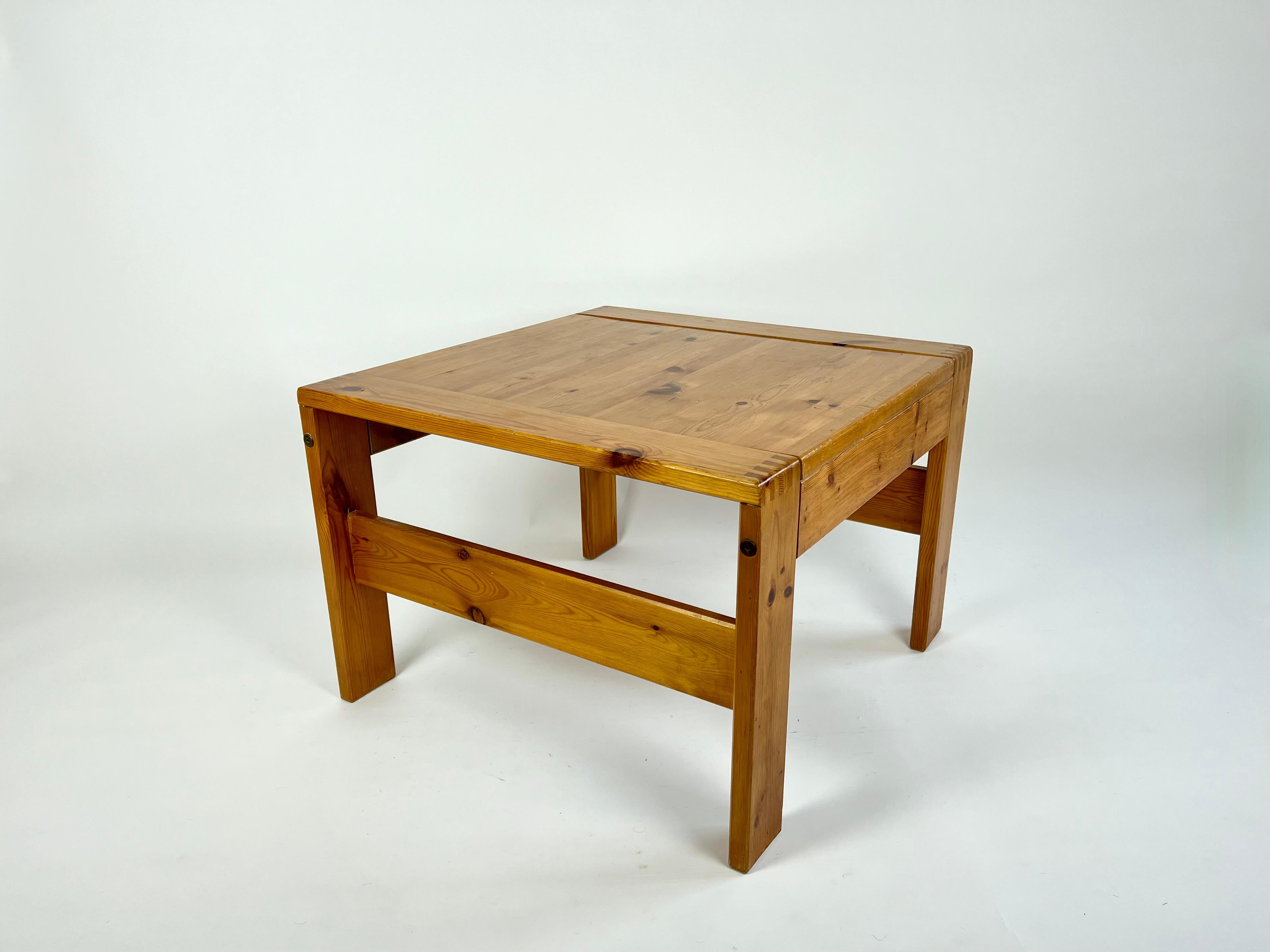 Vintage square pine coffee table, France 1970s For Sale 13