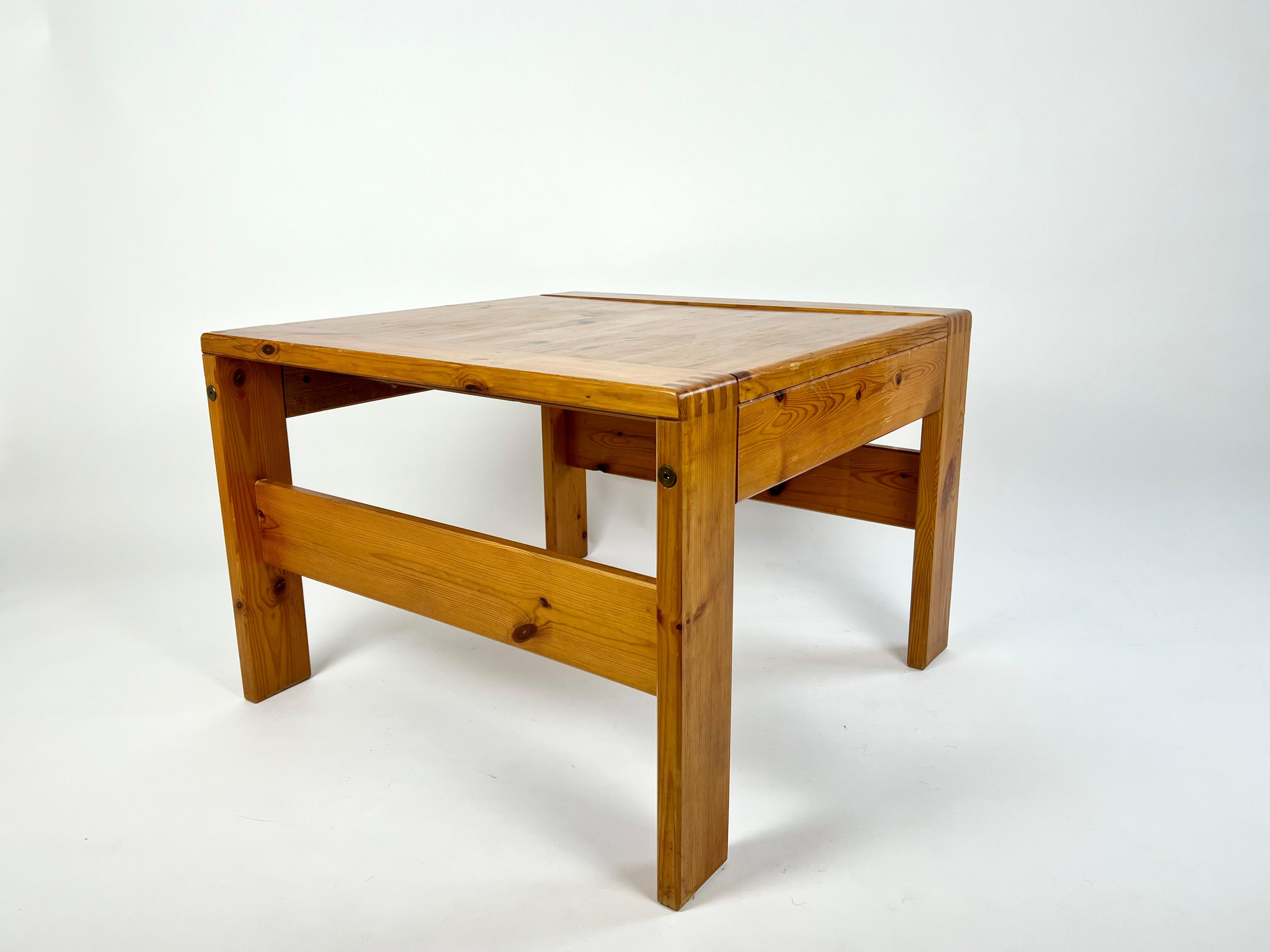 Pine Vintage square pine coffee table, France 1970s For Sale