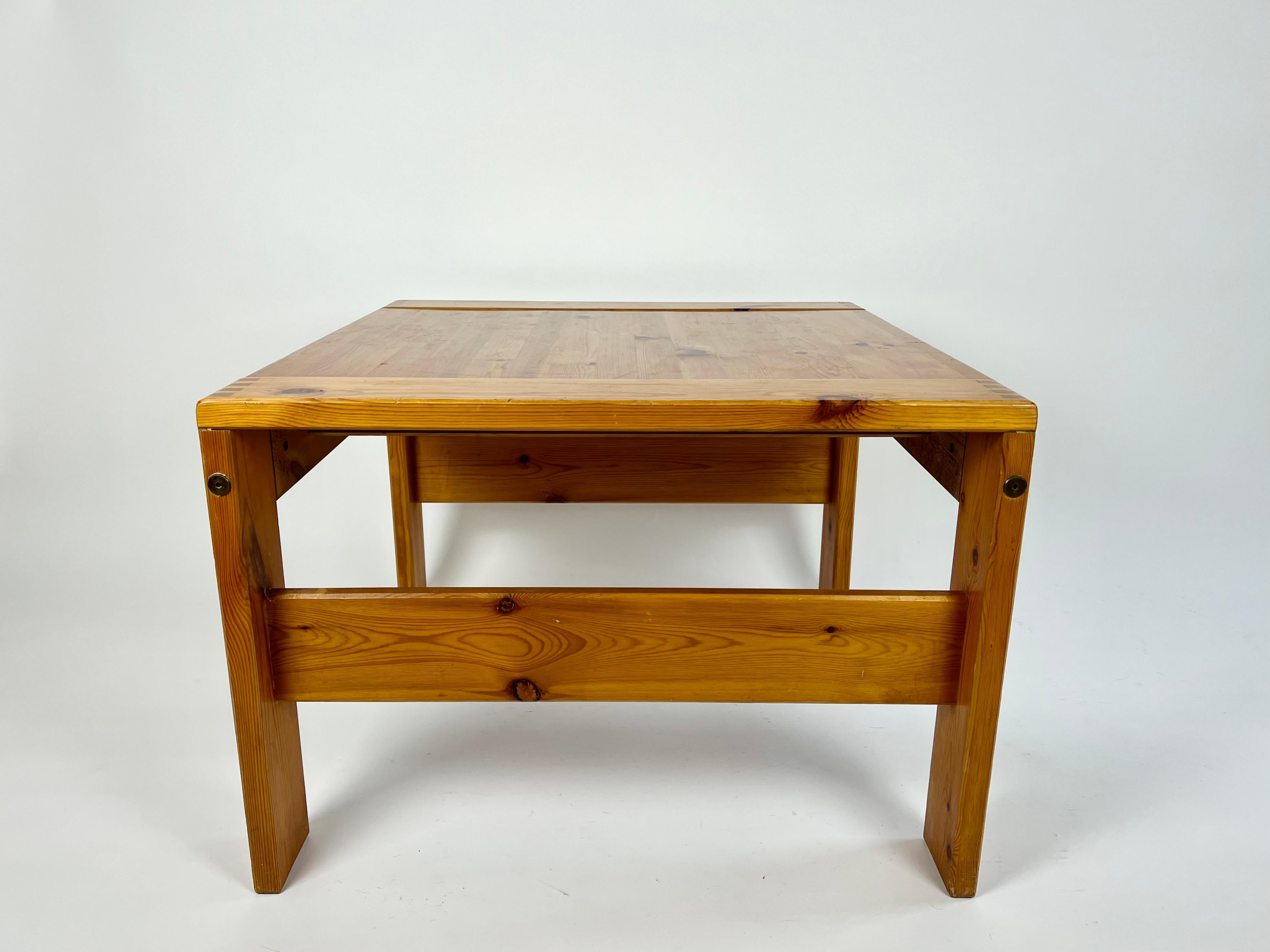 Vintage square pine coffee table, France 1970s For Sale 3