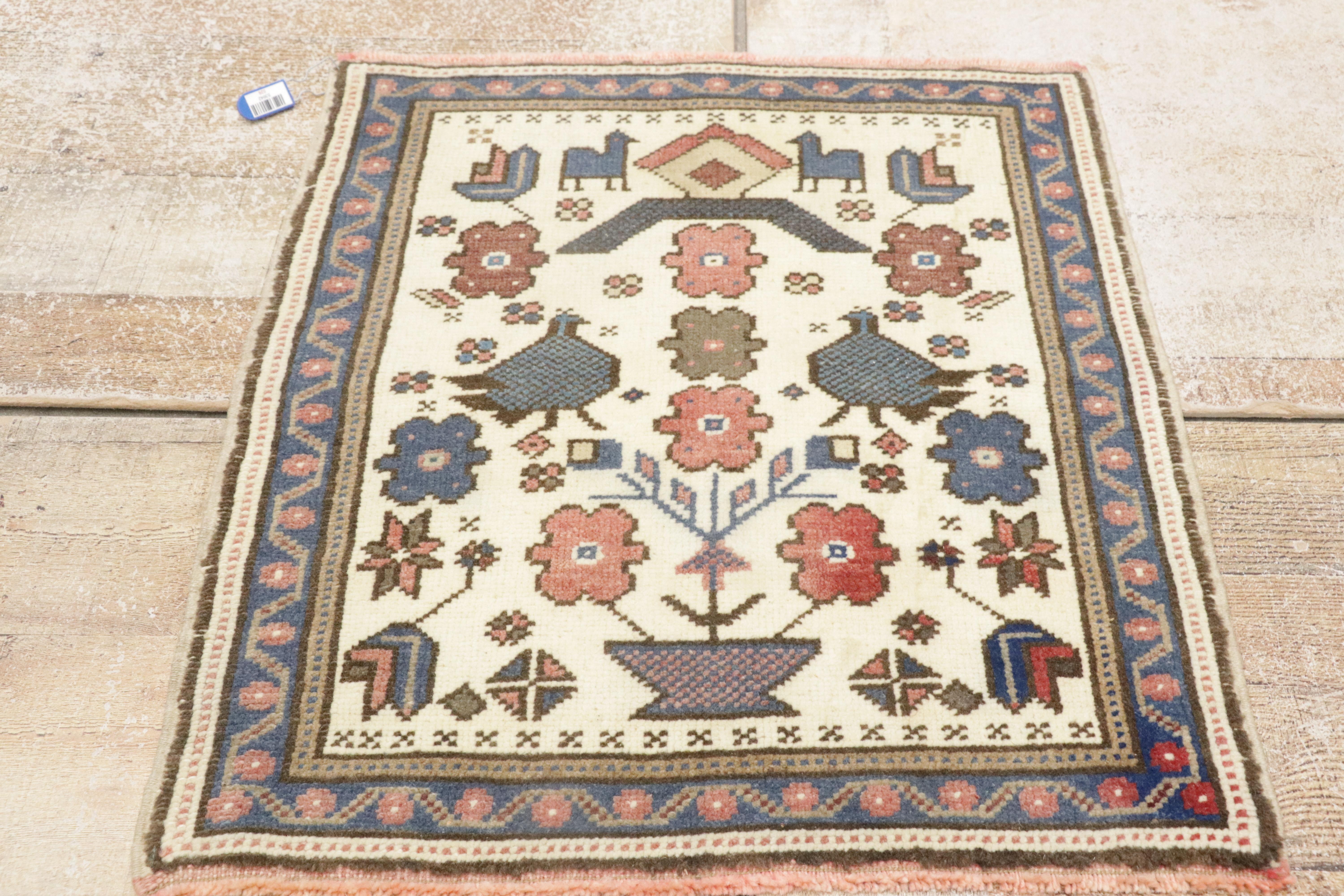 Türkischer Oushak-Teppich, quadratisch im Angebot 6