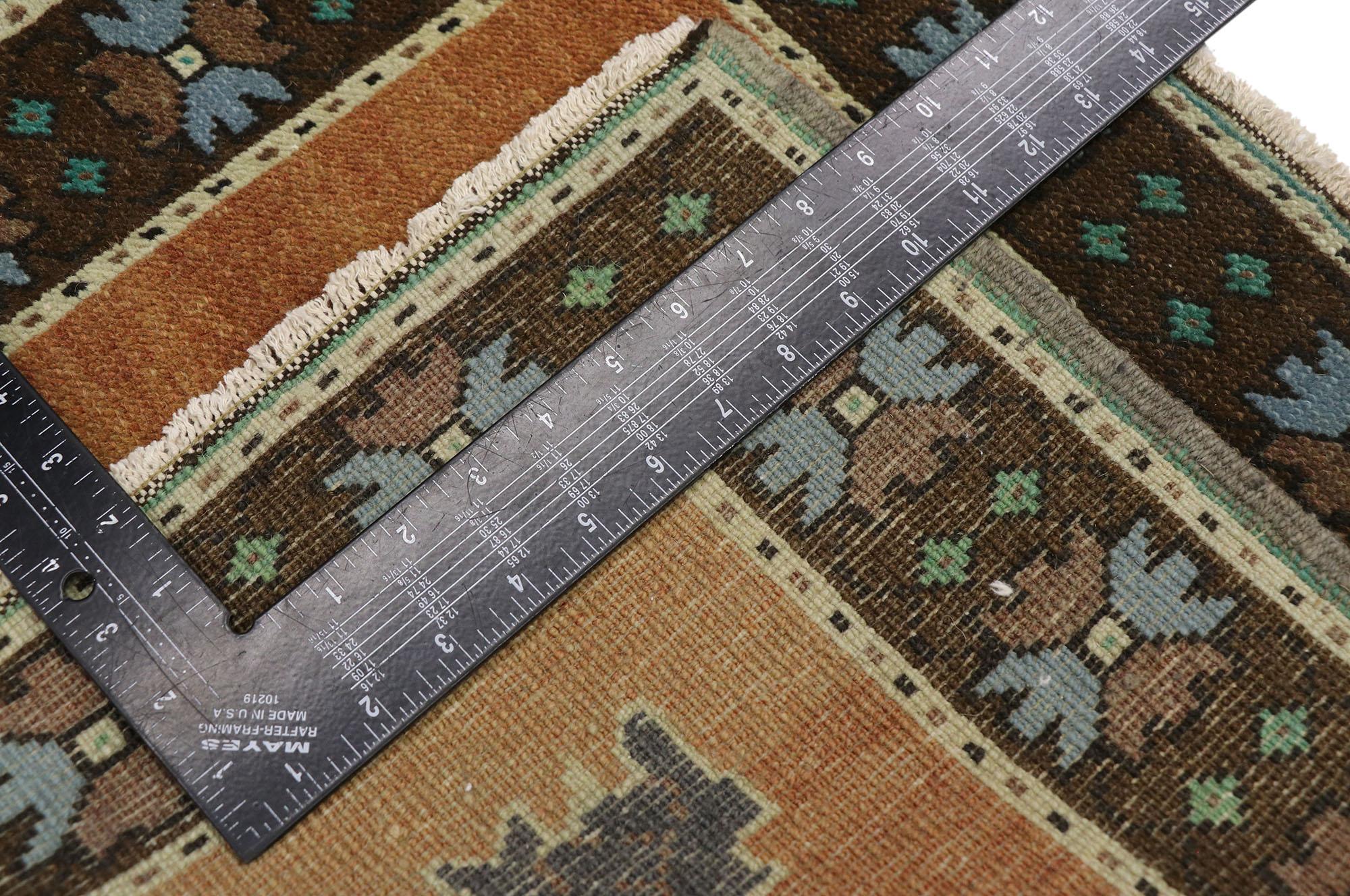 Tapis Oushak turc carré vintage Bon état - En vente à Dallas, TX