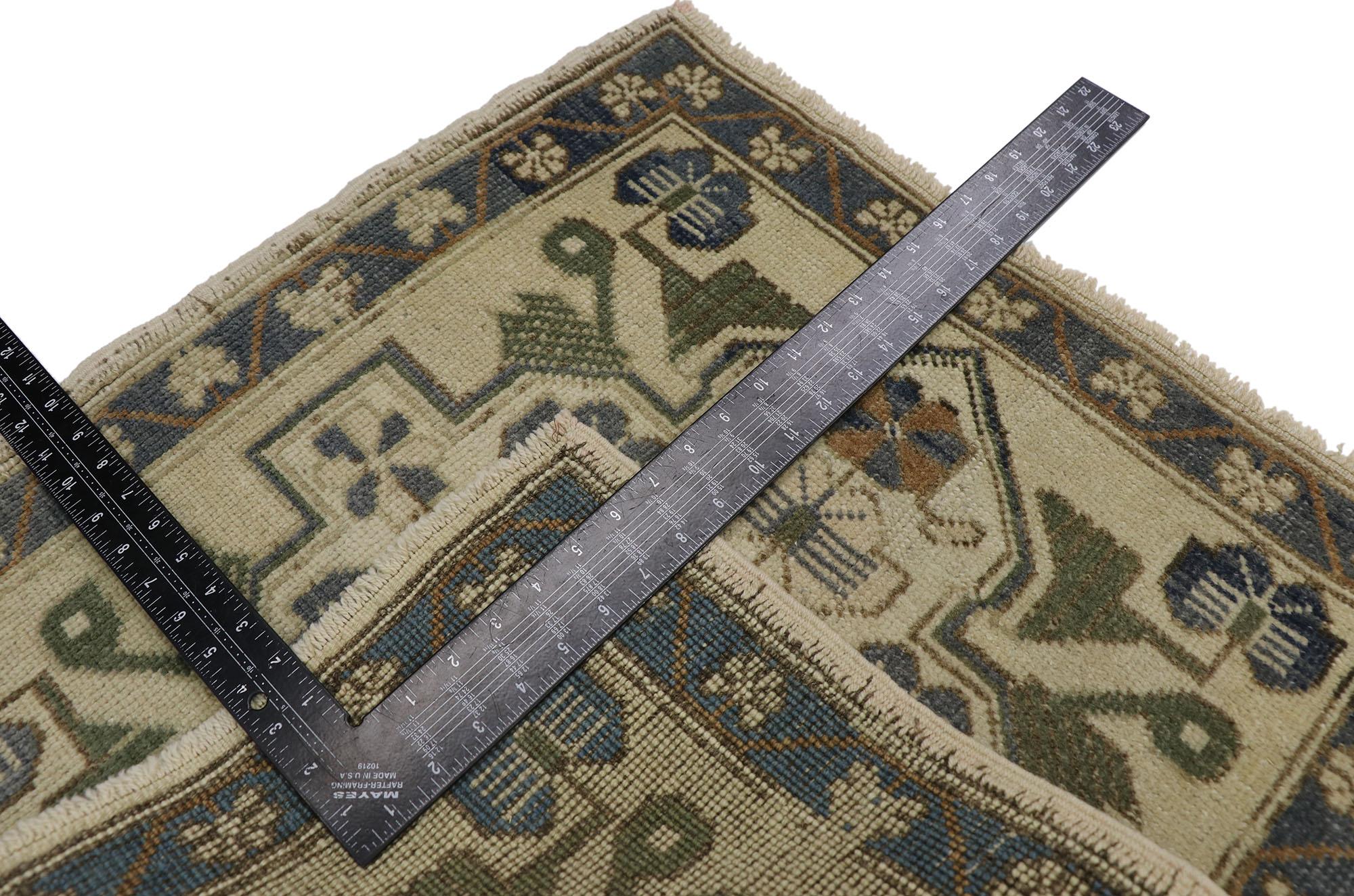 Türkischer Oushak-Teppich, quadratisch (20. Jahrhundert) im Angebot