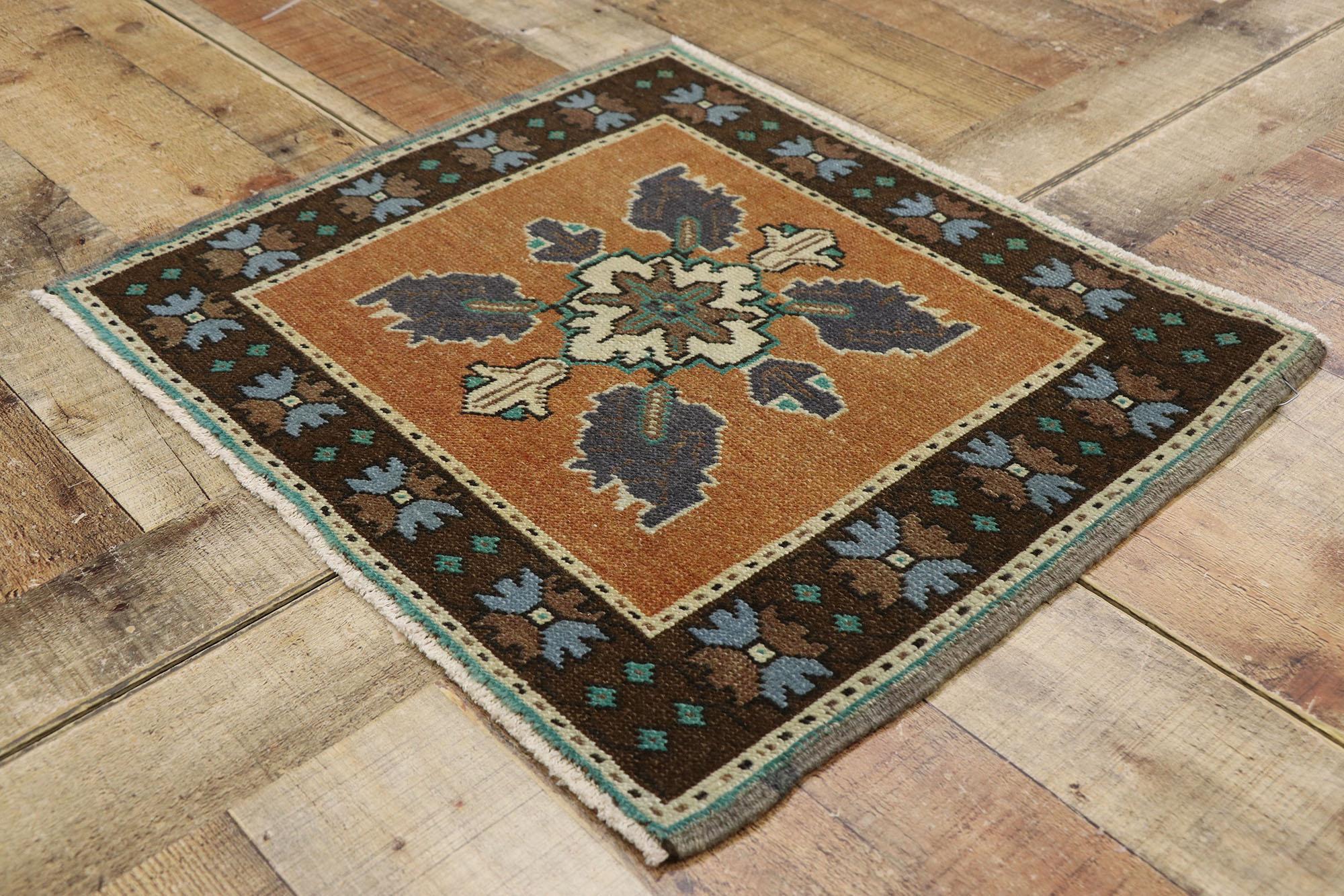Alfombra turca Oushak cuadrada vintage siglo XX en venta