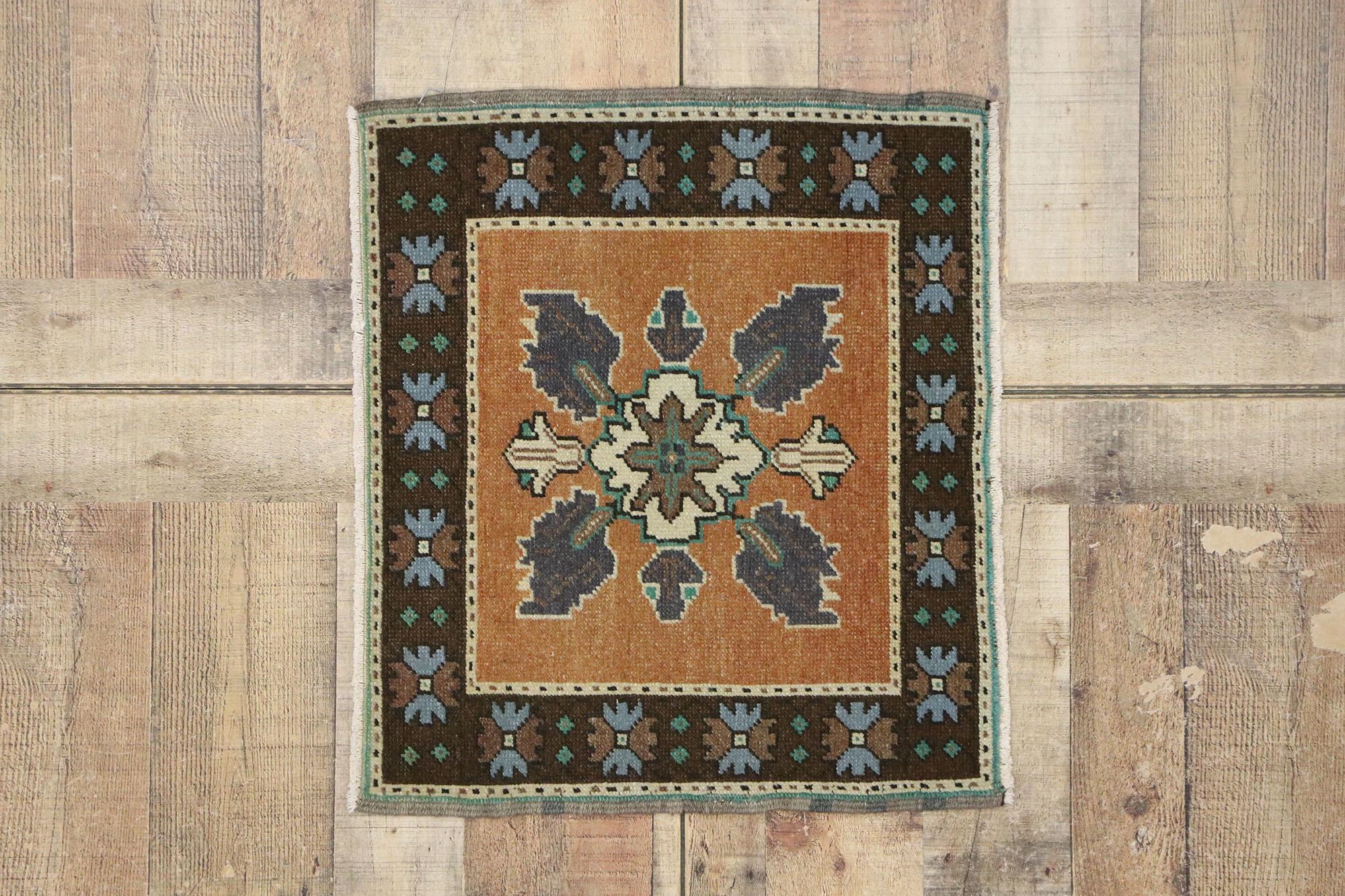 Alfombra turca Oushak cuadrada vintage en venta 1