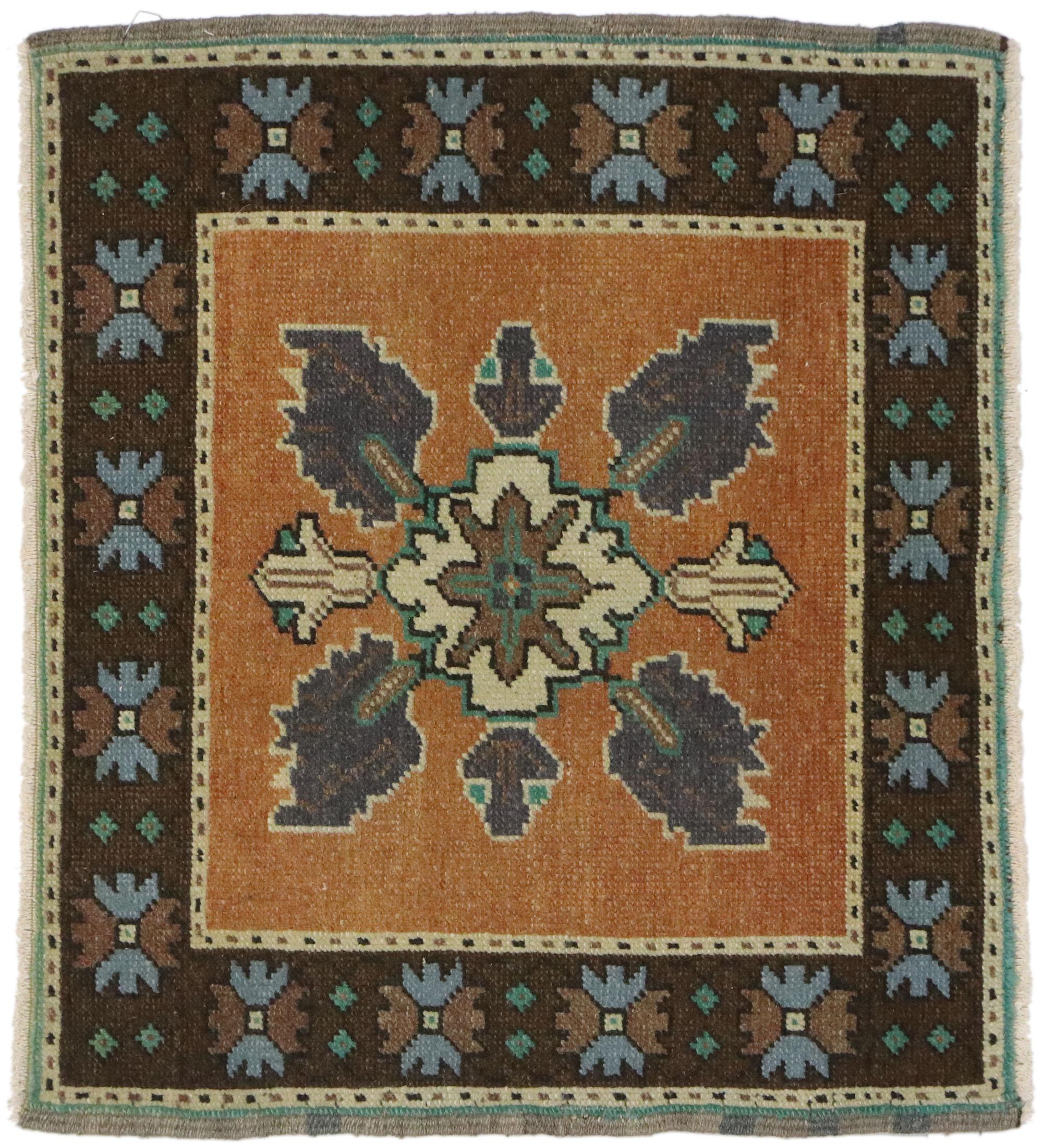 Alfombra turca Oushak cuadrada vintage en venta 2