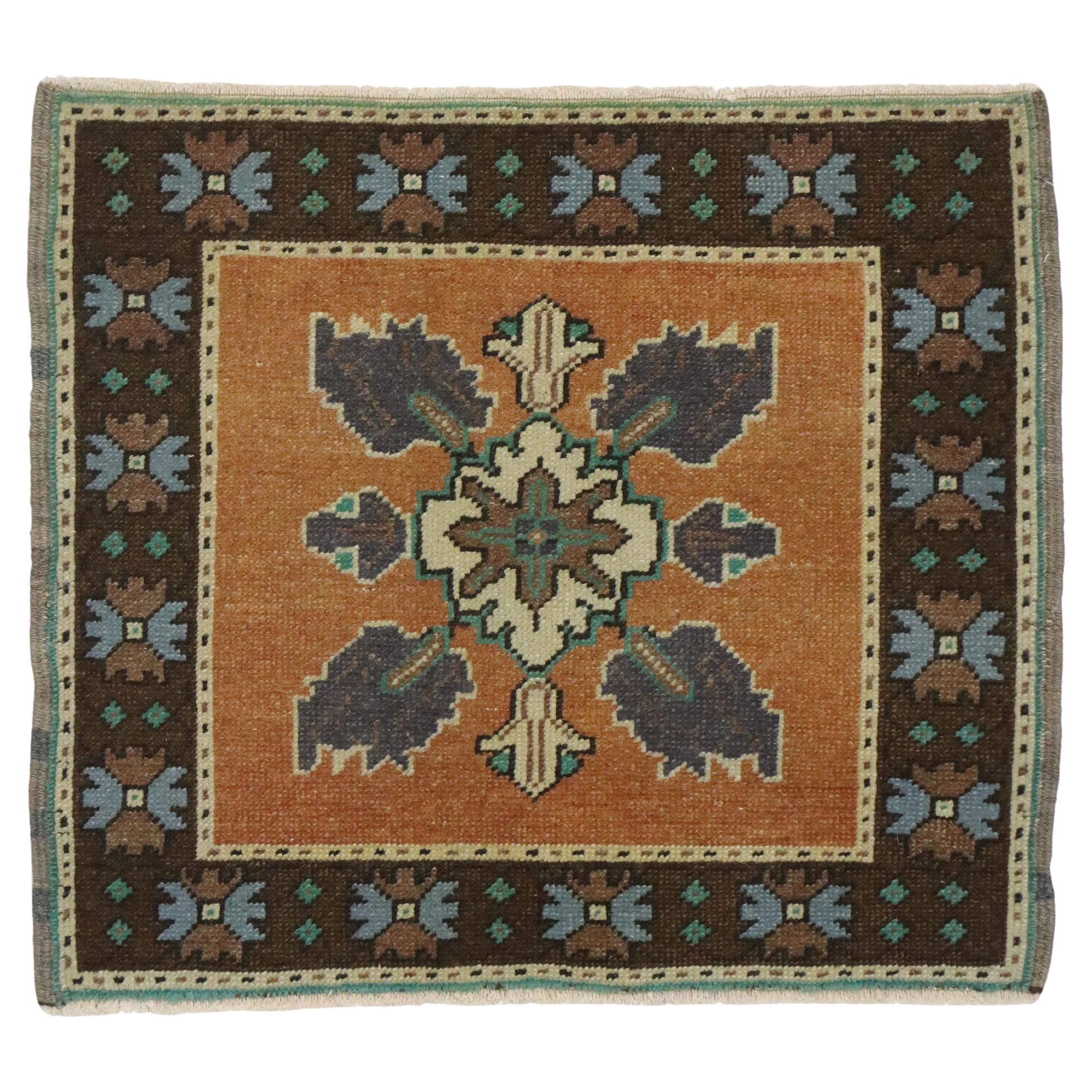 Tapis Oushak turc carré vintage