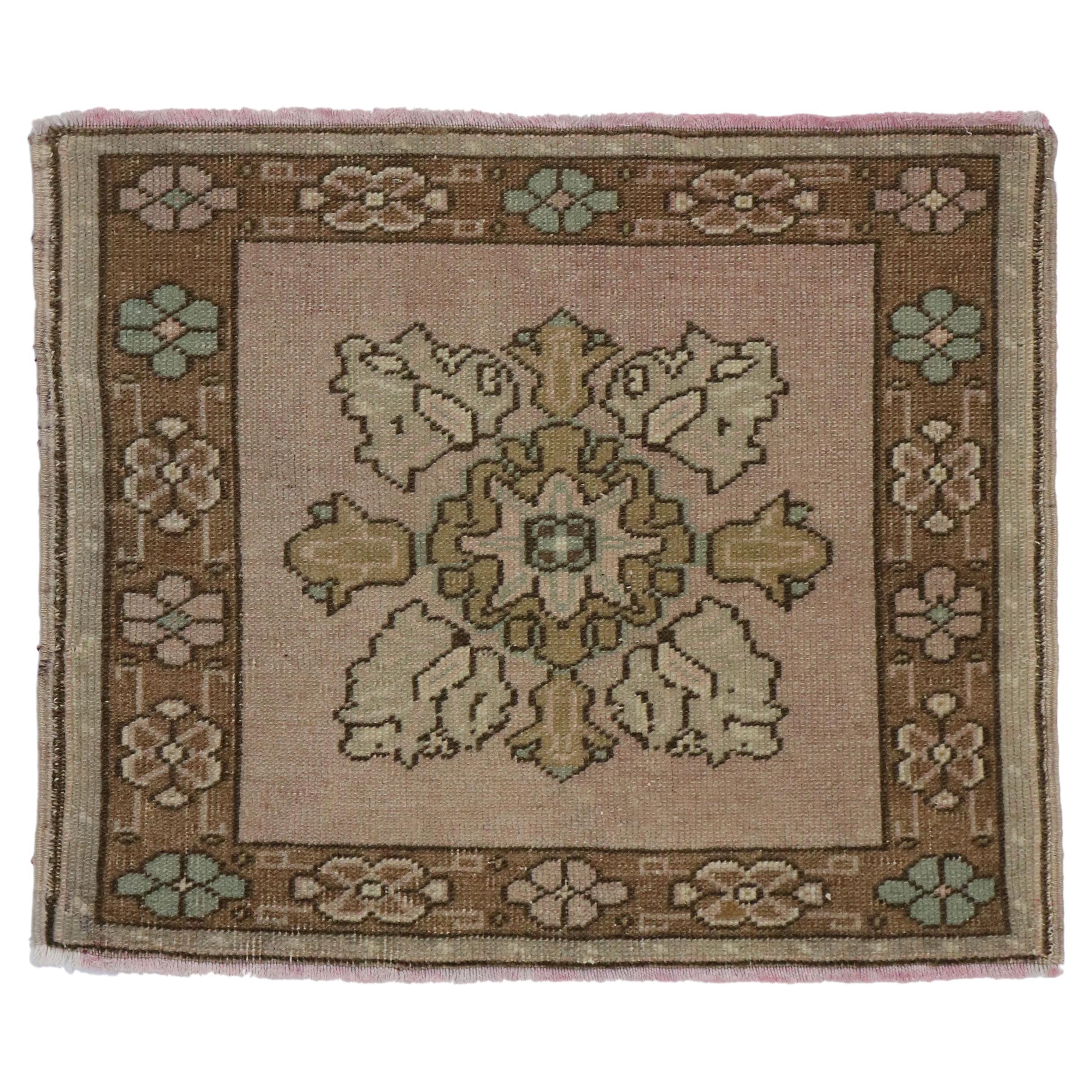 Tapis Oushak turc carré vintage