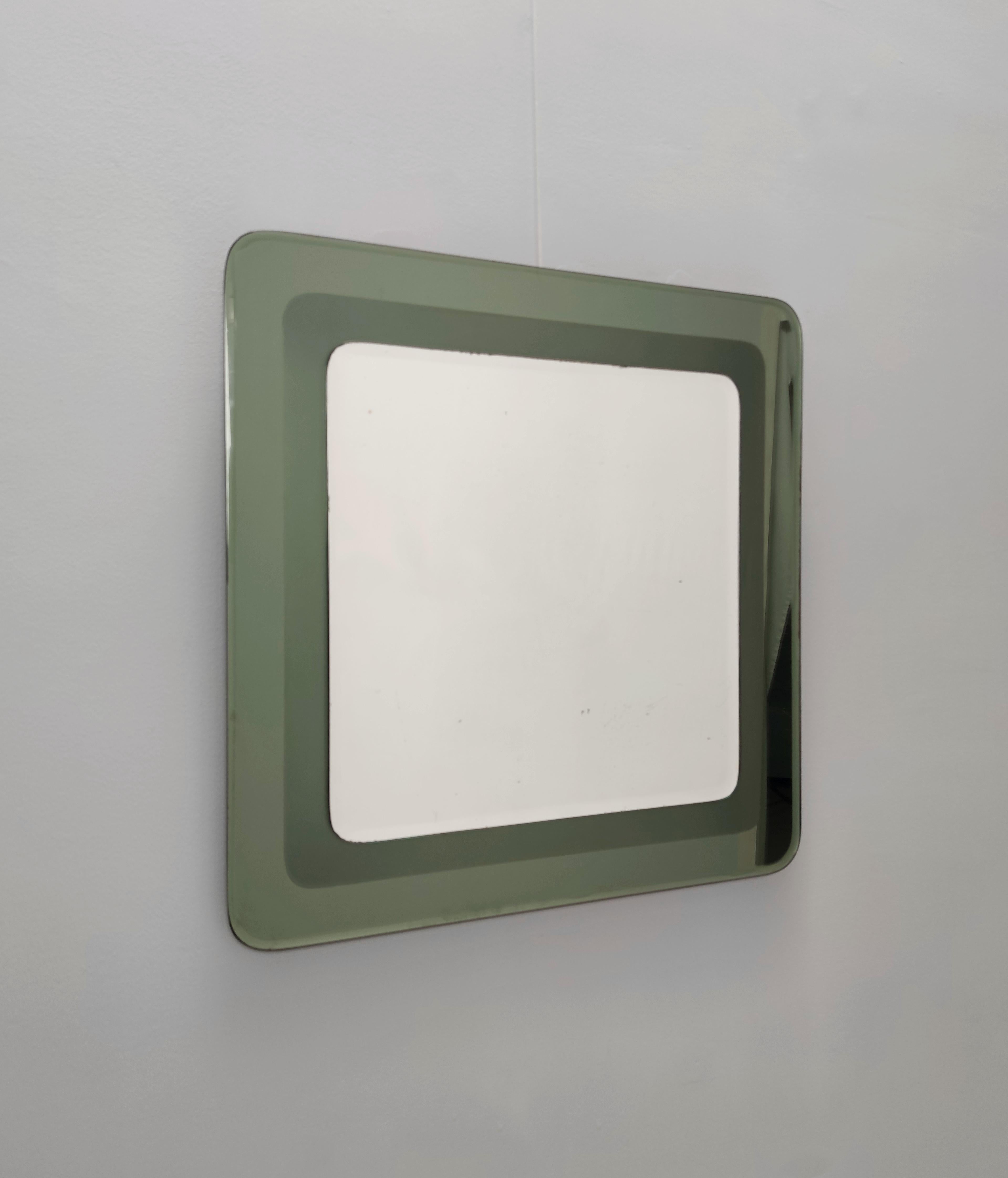 Postmodern Square Wall Mirror with an Army Green Beveled Glass Frame, Italy In Good Condition In Bresso, Lombardy
