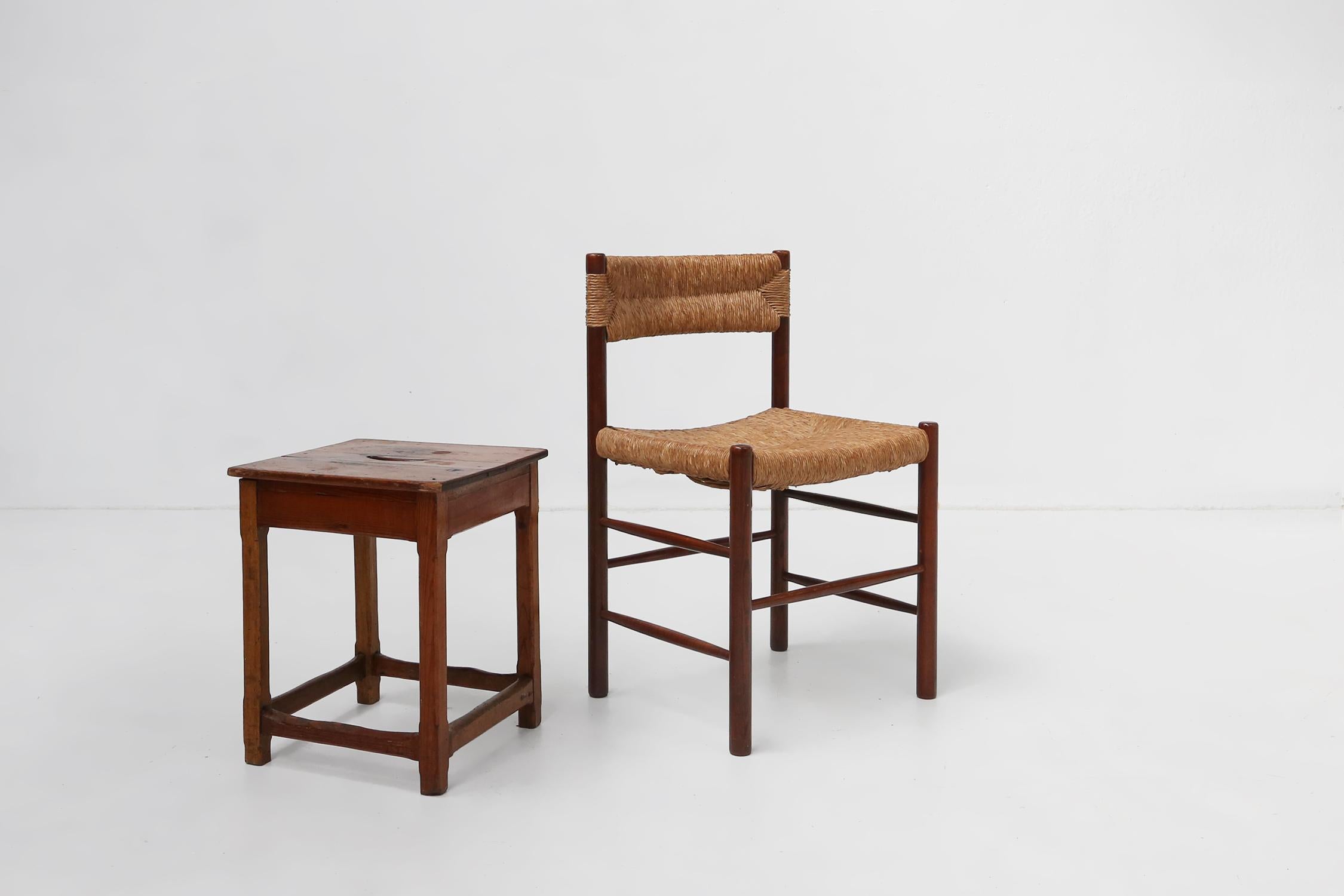 Belgio / 1920 / sgabello / legno / industriale / vintage / metà secolo / design

Uno sgabello industriale in legno laccato, realizzato in Belgio intorno al 1920. Con maniglia incassata e 4 gambe con trave di rinforzo. 

Questo sgabello in legno con