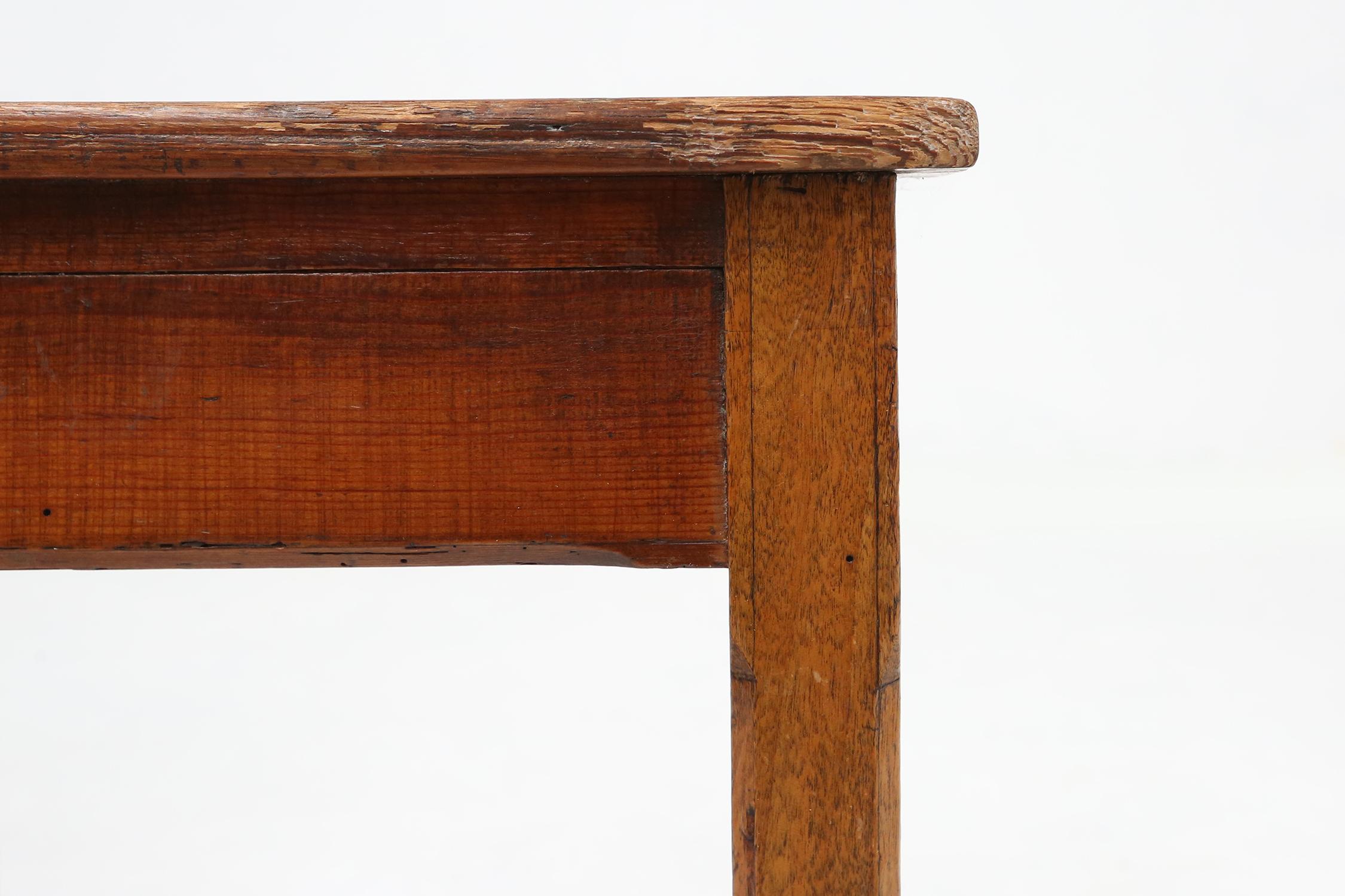 Belga Sgabello quadrato in legno d'epoca con maniglia, Belgio, 1920 ca. in vendita