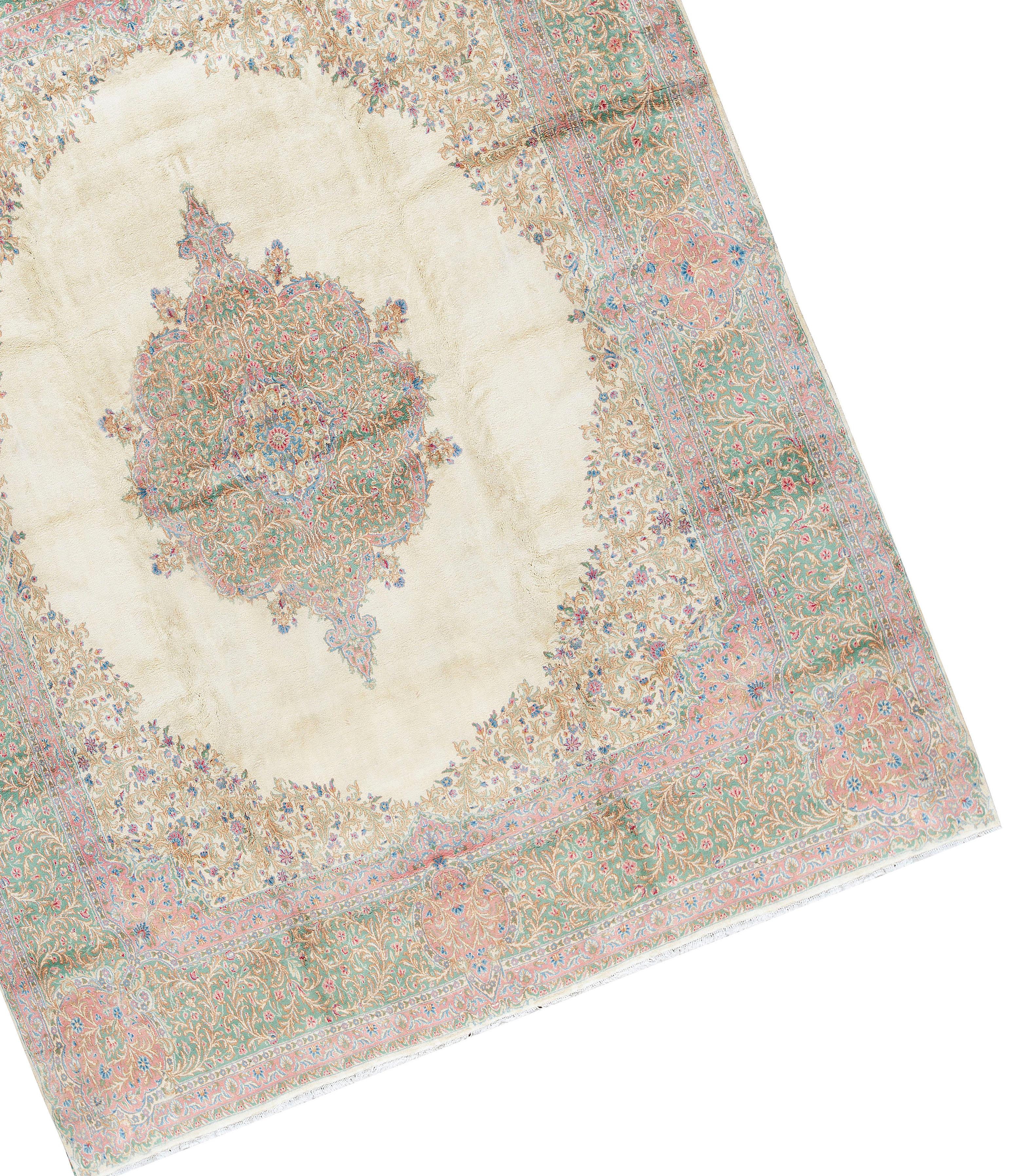 Türkischer persischer Kerman-Teppich, um 1940 im Zustand „Gut“ im Angebot in Secaucus, NJ