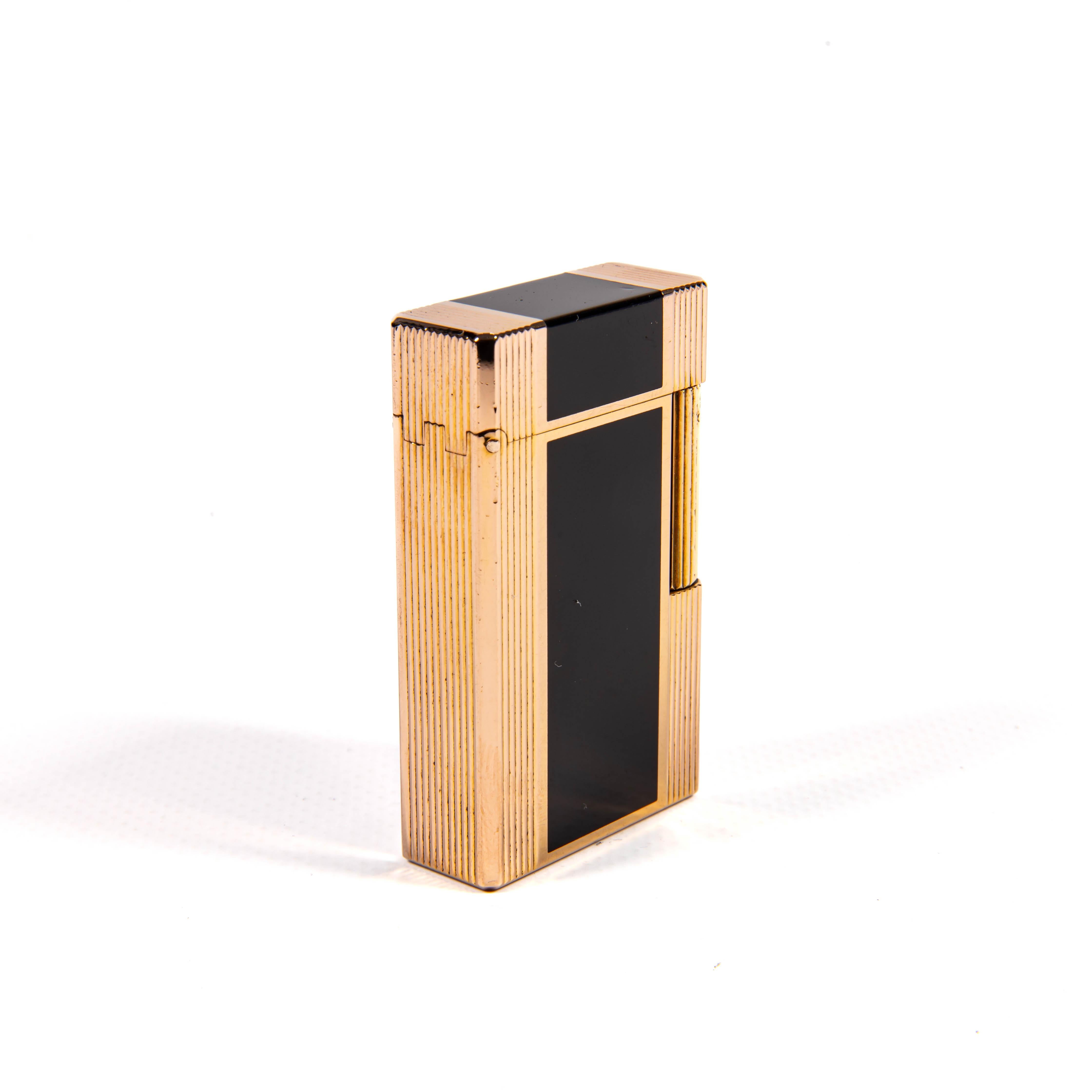Vintage S.T. DUPONT Ligne 1 BR Regular Briquet Noir Laqué 1980 Unisexe en vente