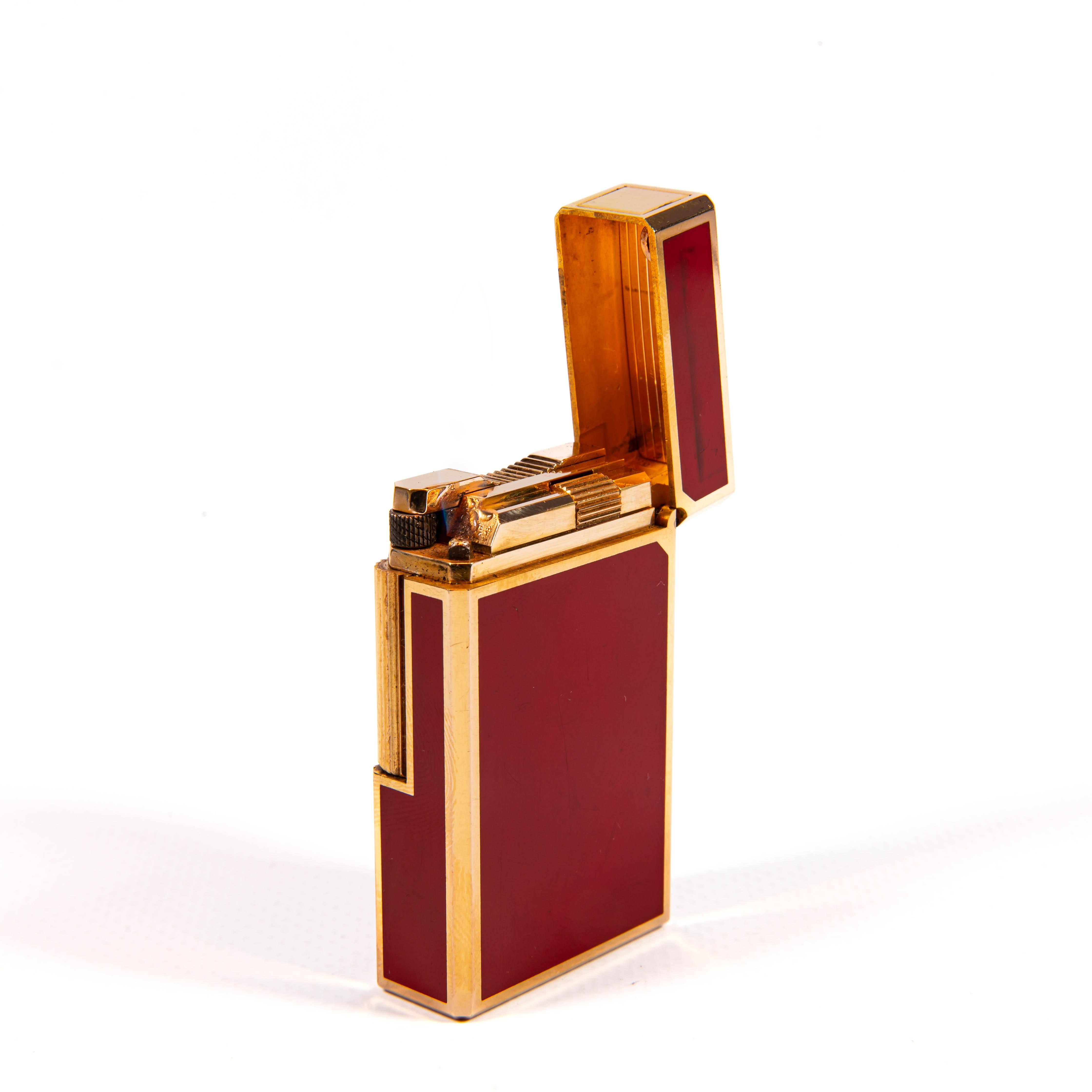 Vintage S.T. DUPONT Ligne 1 BR Regular Lighter Red Lacquered 1980s For Sale 3