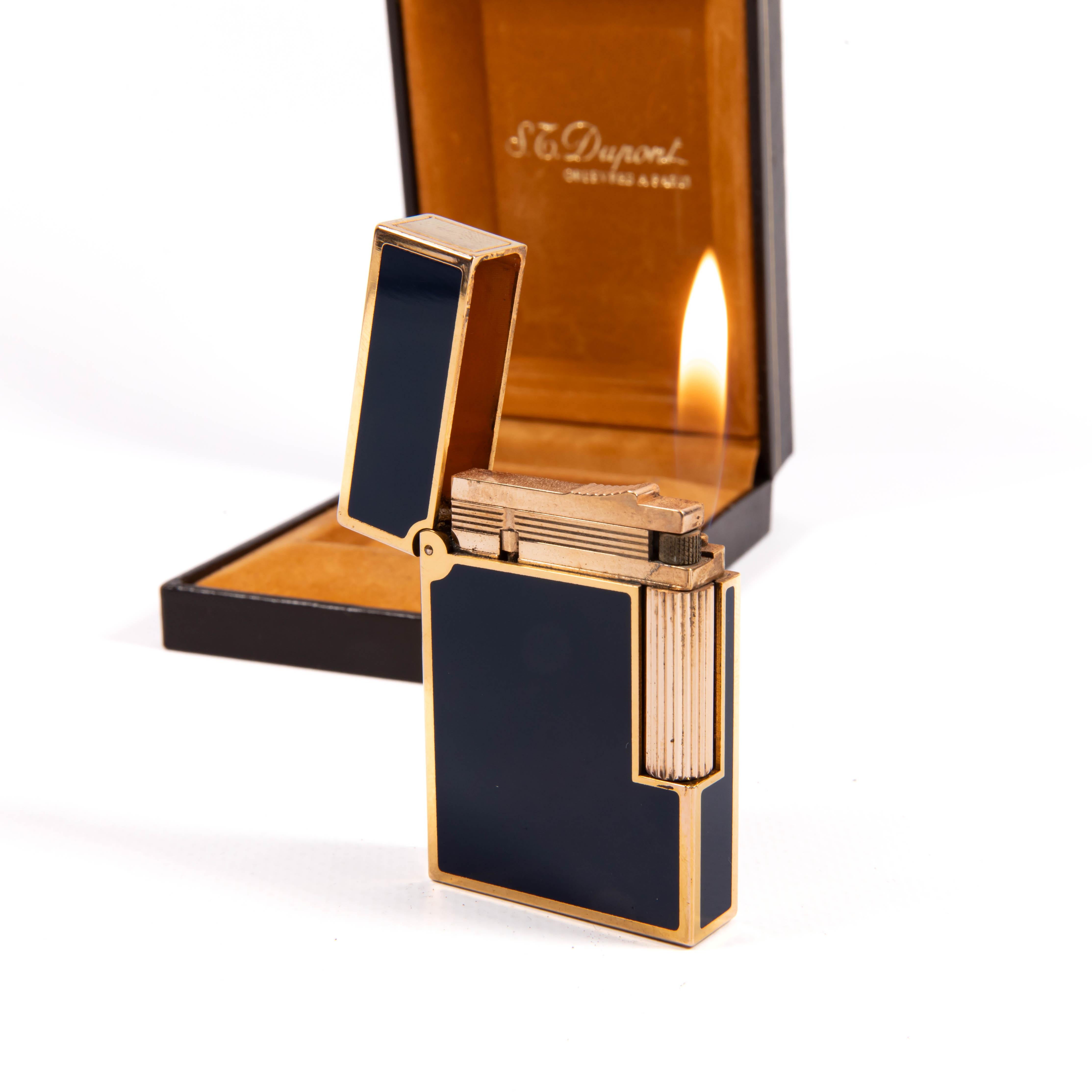 Vintage S.T. DUPONT Ligne 2 Petit briquet Bleu laqué dans sa boîte 1990 en vente 3
