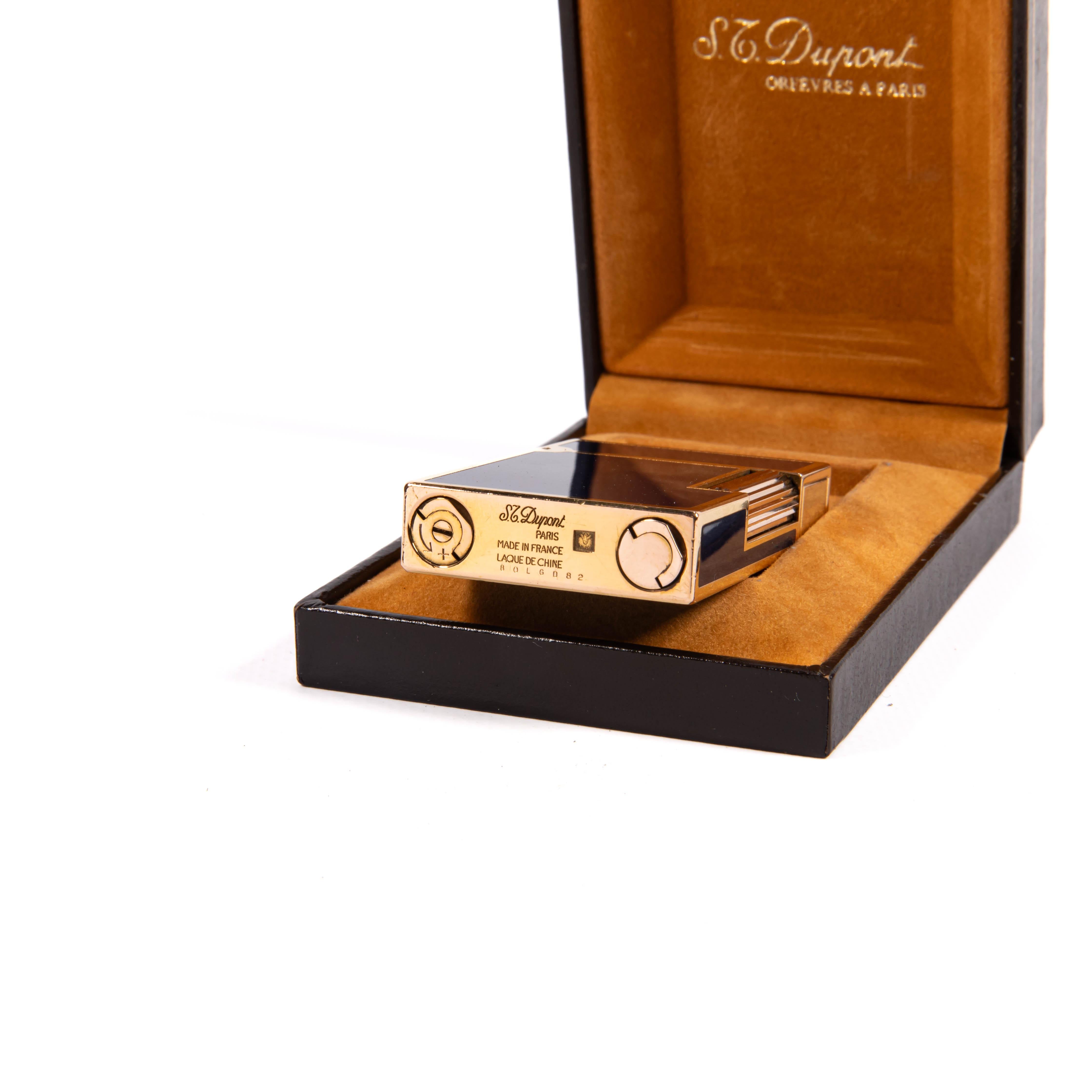 Vintage S.T. DUPONT Ligne 2 Petit briquet Bleu laqué dans sa boîte 1990 en vente 5