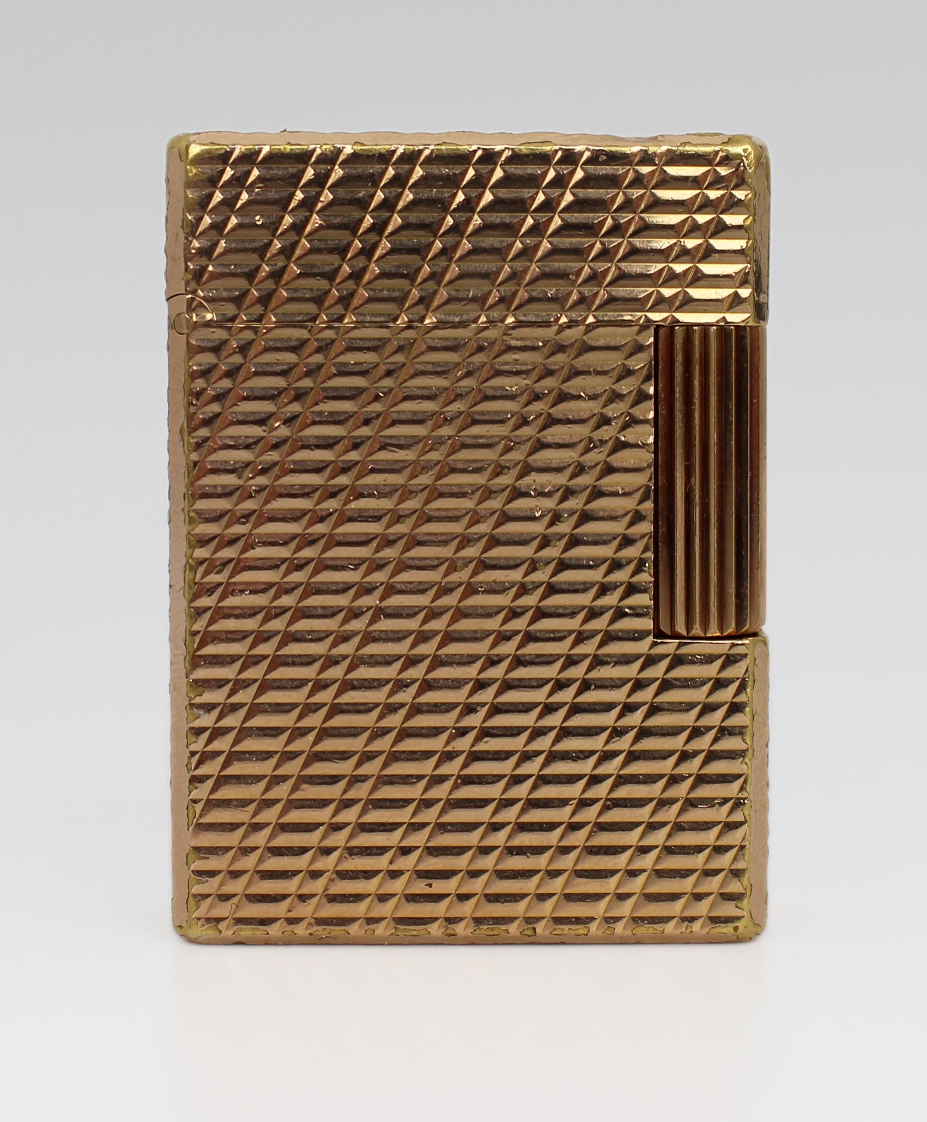 Jahrgang S.T. Dupont Paris Vergoldetes Feuerzeug Ligne 1 Klein, mit Monogramm im Zustand „Gut“ im Angebot in Worcester, GB