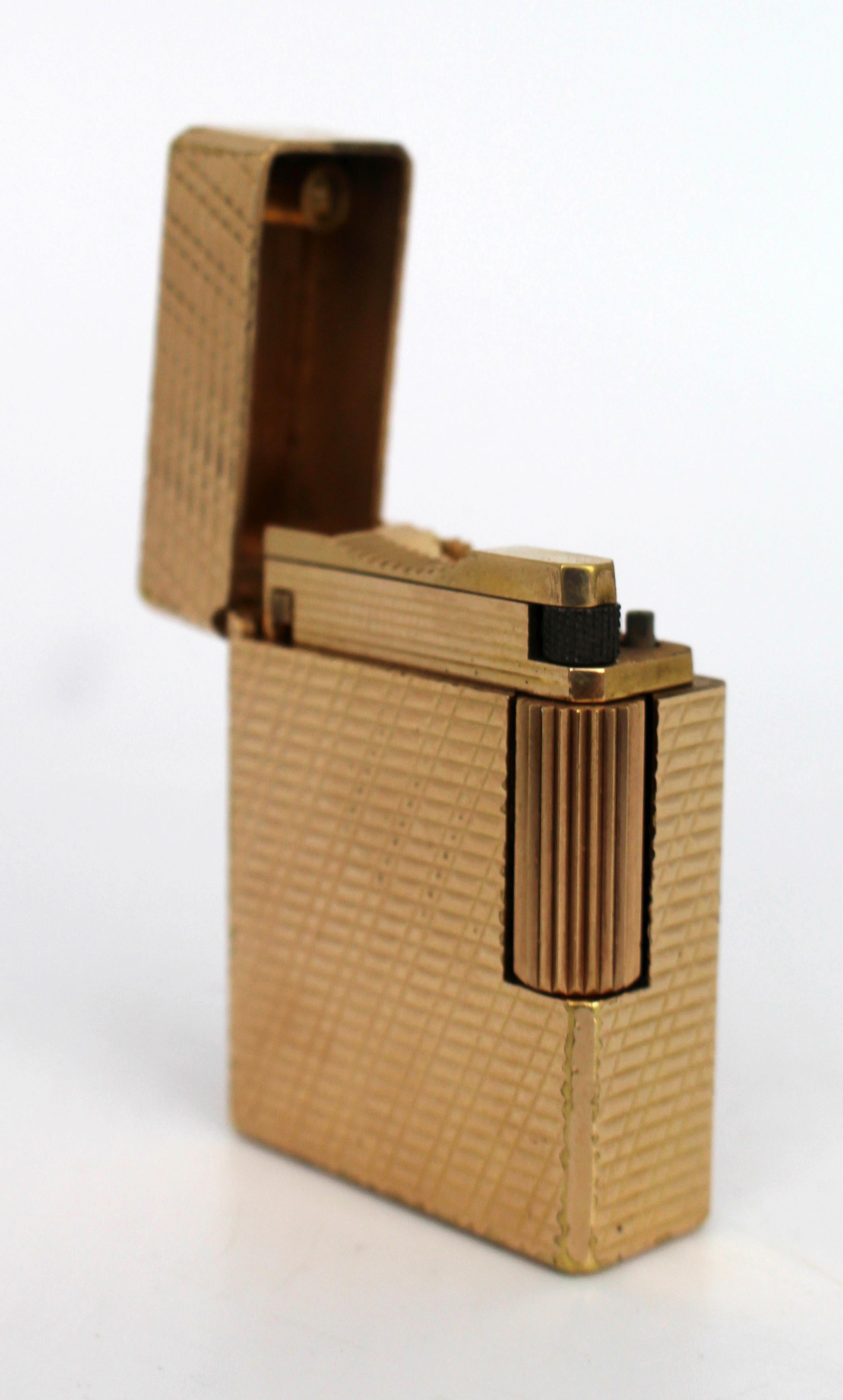 Jahrgang S.T. Dupont Paris Vergoldetes Feuerzeug Ligne 1 Klein, mit Monogramm im Angebot 2