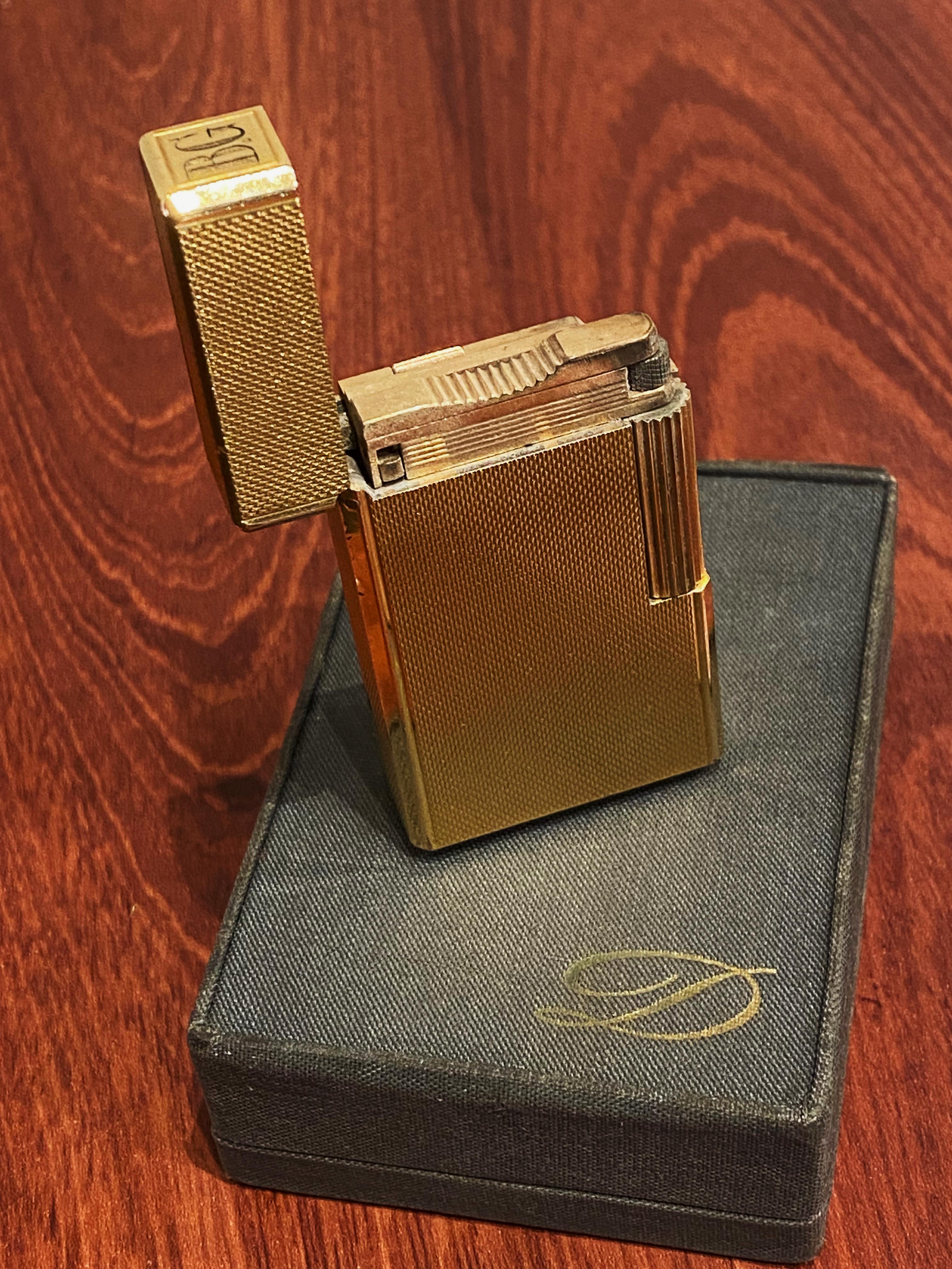 Vintage S.T. Dupont Paris Ligne 1 / Line 1 Lighter, Gold-Plated, Original Box. For Sale 2