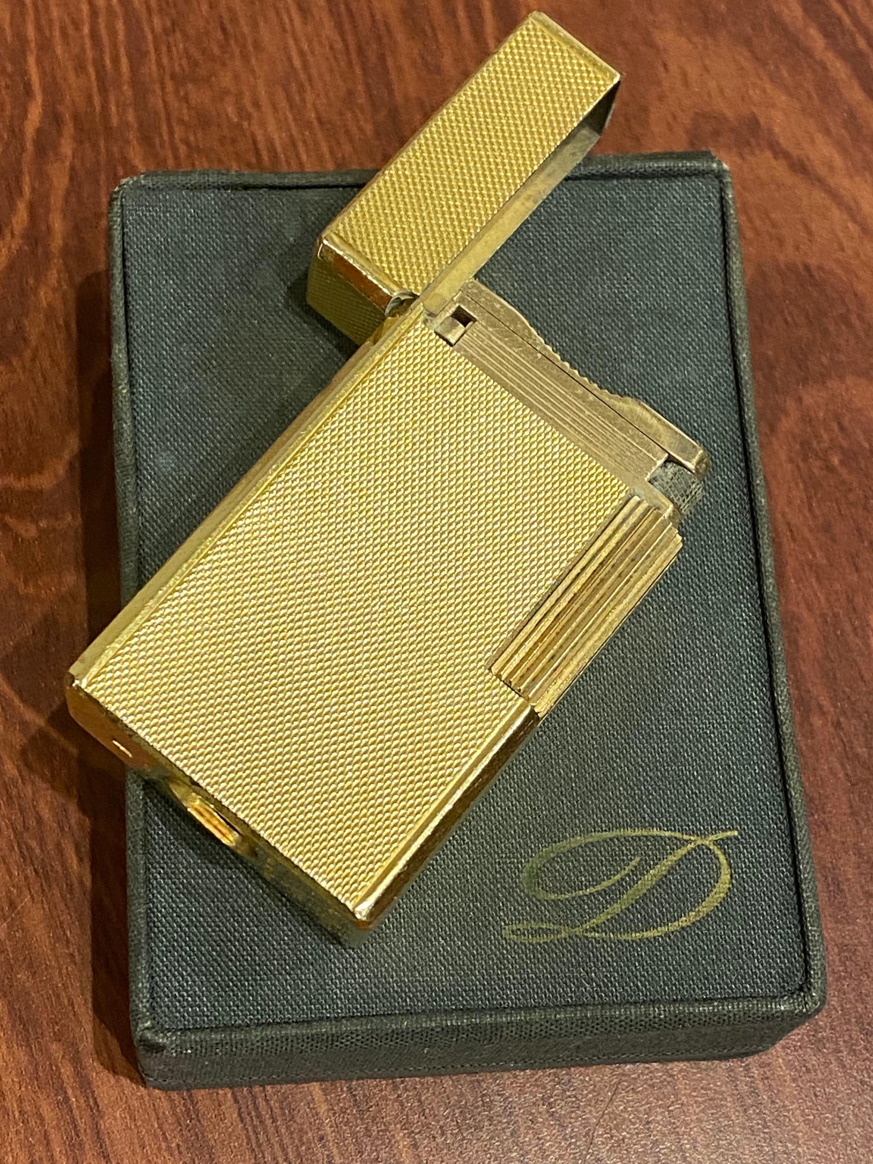 Vintage S.T. Dupont Paris Ligne 1 / Line 1 Lighter, Gold-Plated, Original Box. For Sale 4