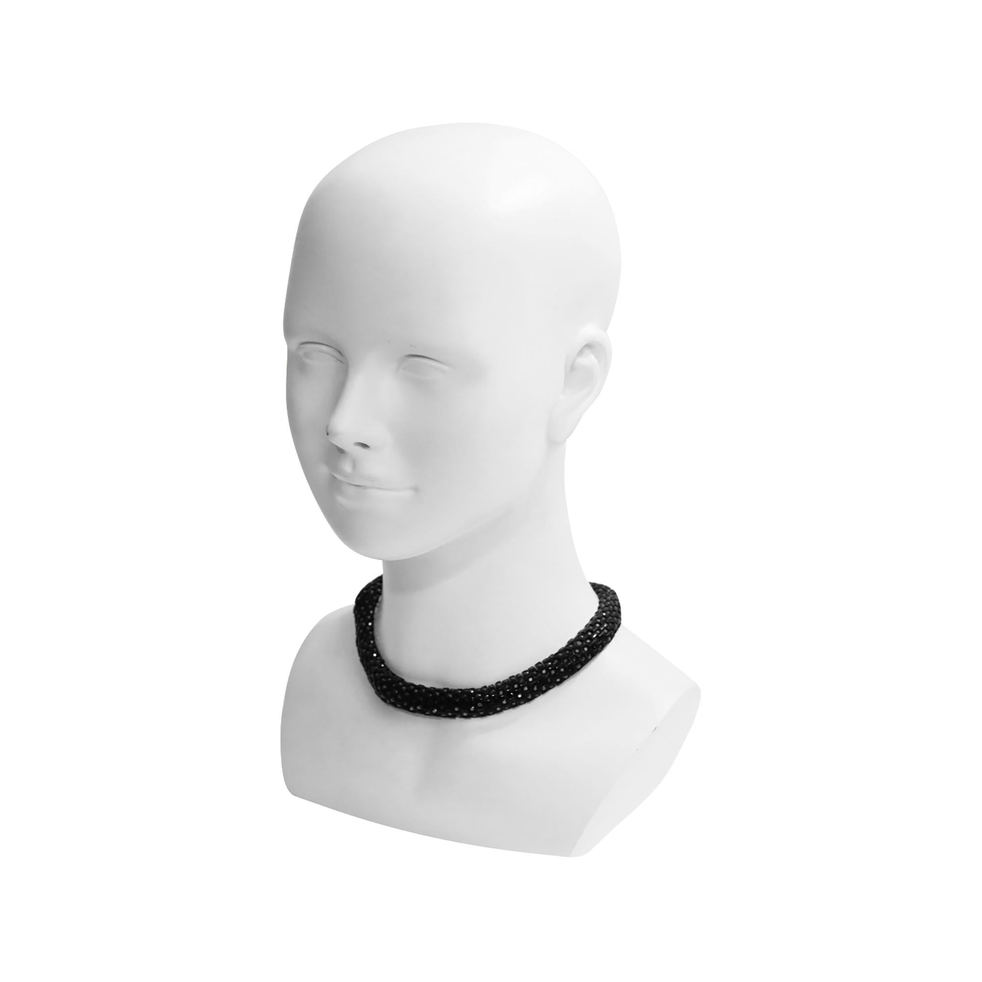 Collar de cristal vintage St. John Black, alrededor de 1990 en Bueno estado para la venta en New York, NY