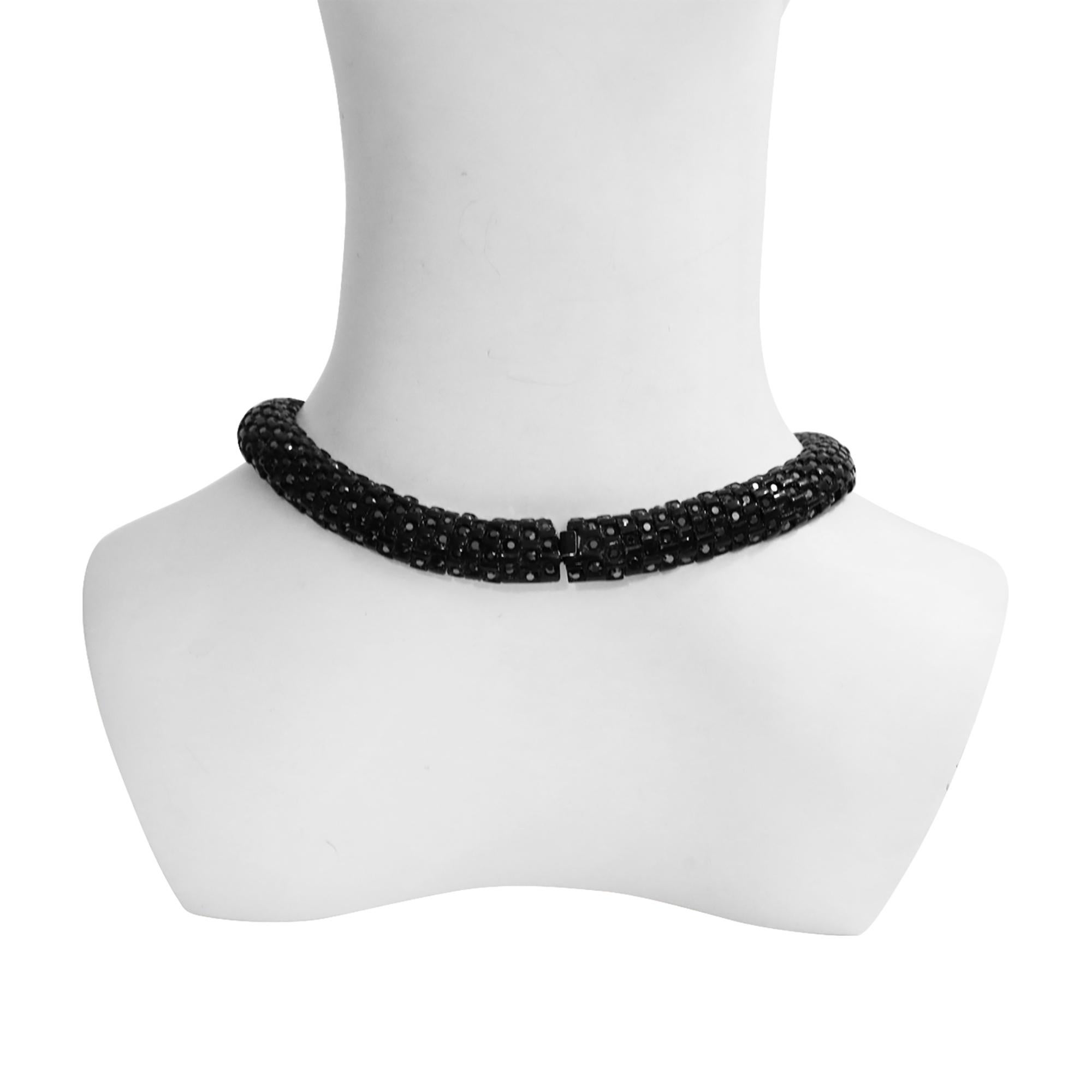 Collar de cristal vintage St. John Black, alrededor de 1990 en venta 1