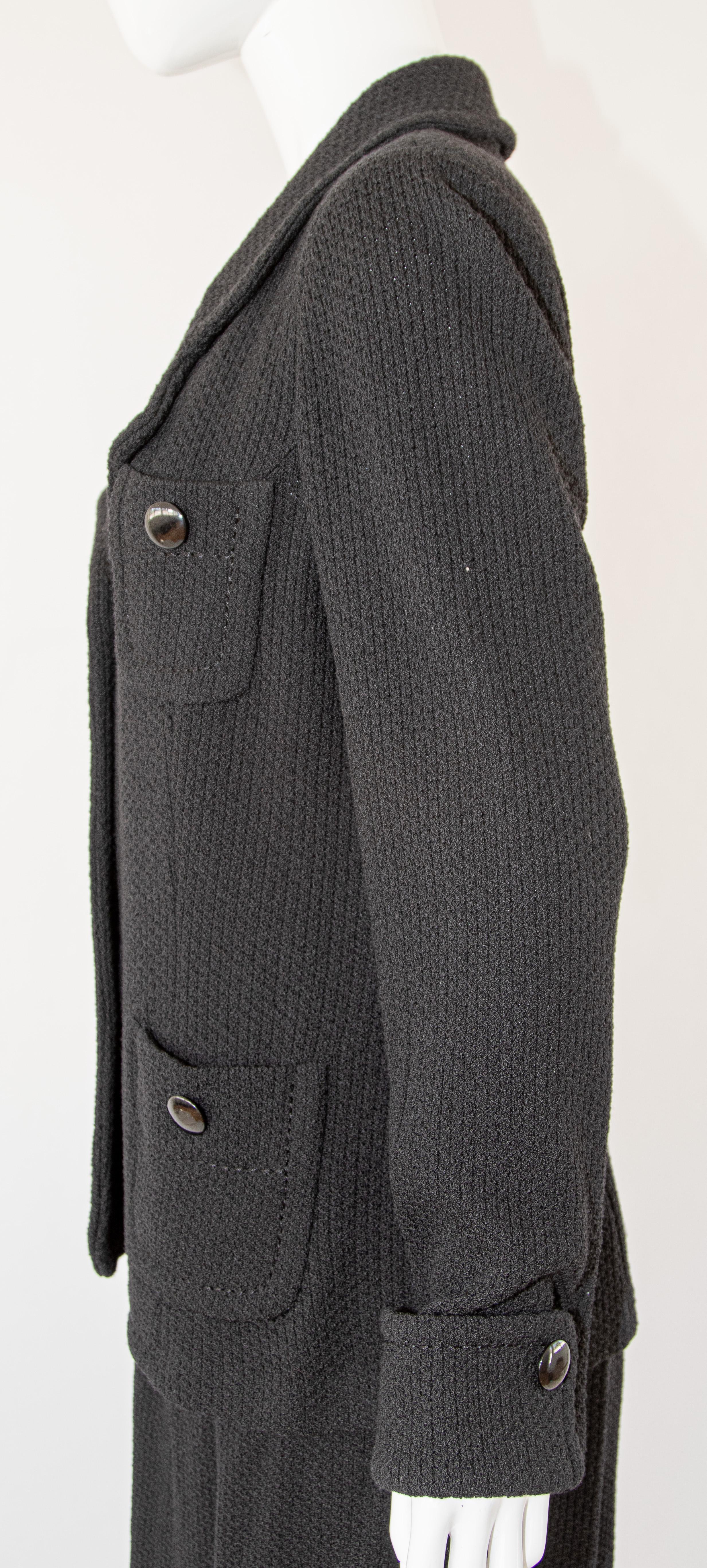 Vintage St John Caviar Anzug aus schwarzer Wolle mit Blazer und Rock im Angebot 4