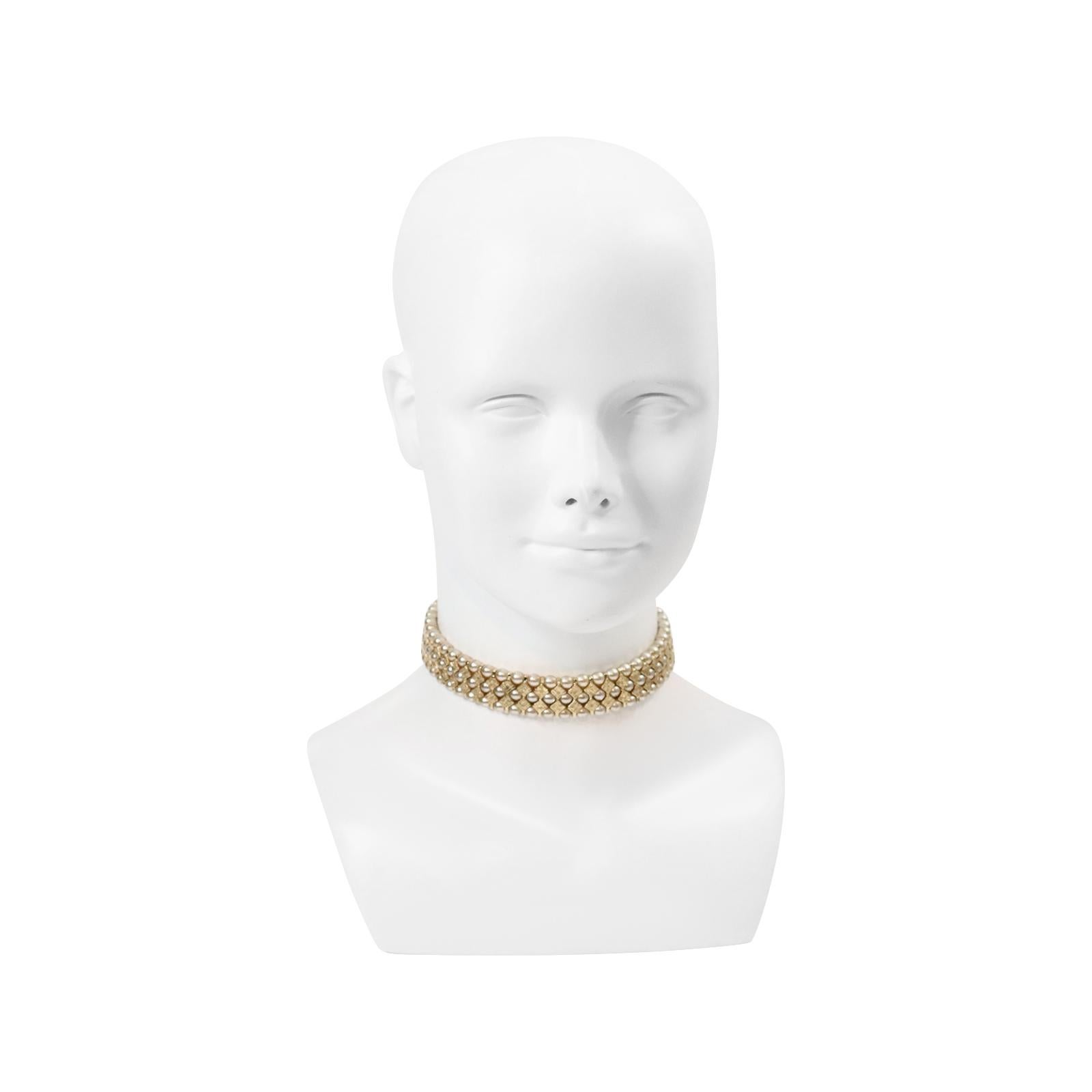 Vintage St John Gold Tone With Faux Pearls Choker circa 1990s In Good Condition For Sale In New York, NY