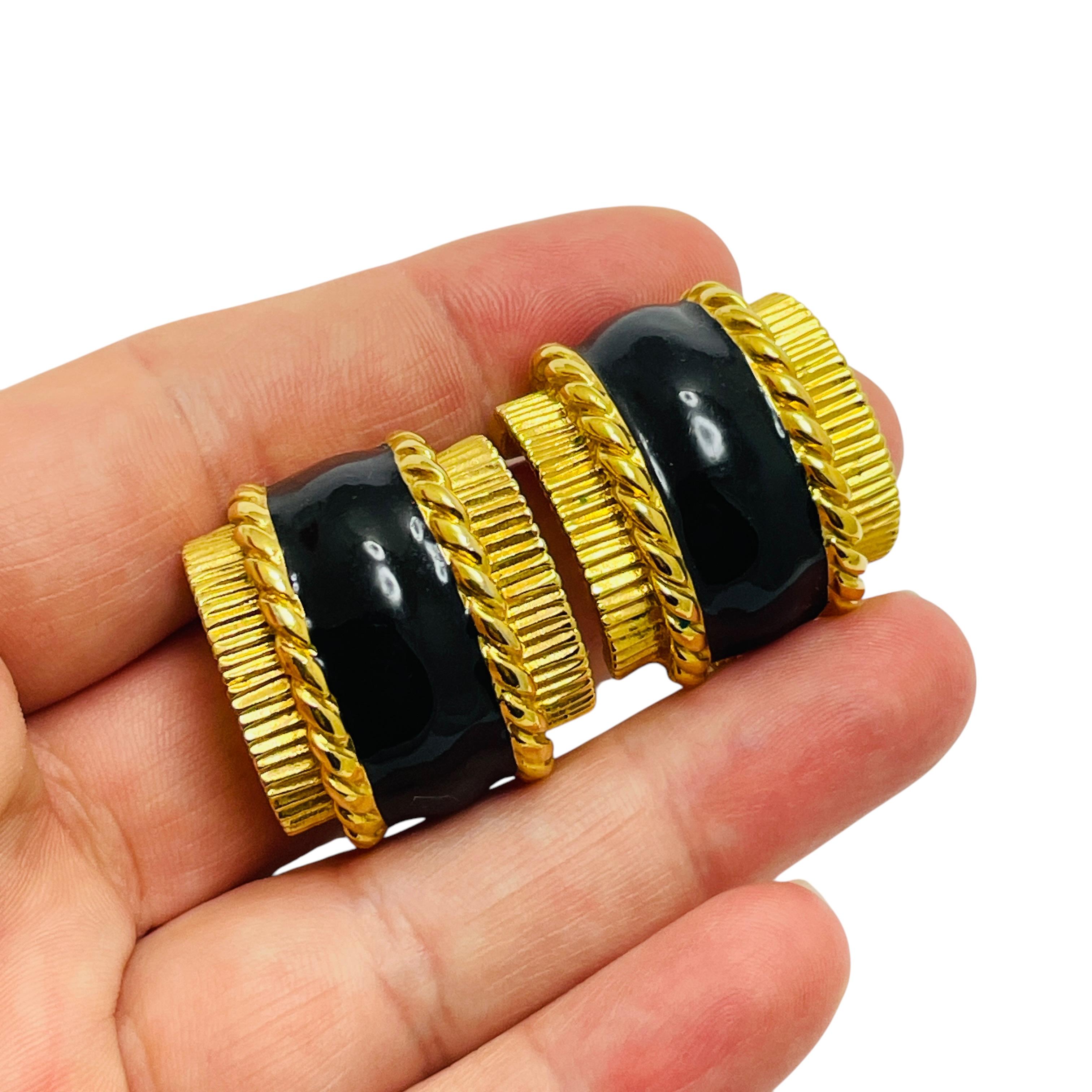 Women's Vintage ST JOHN signed gold tone enamel designer runway clip on earrings For Sale