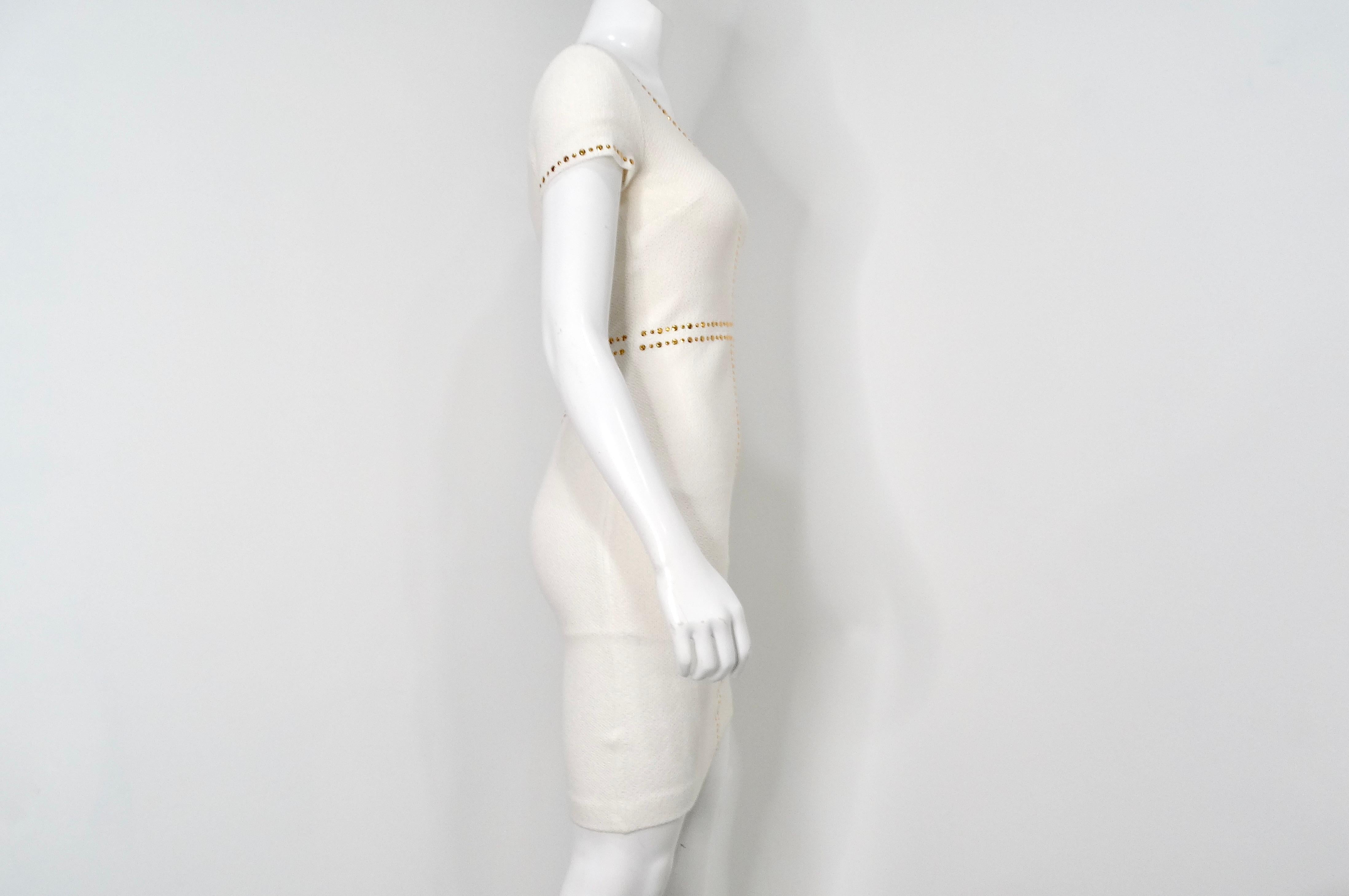 Vintage St. John White Robe en tricot avec des accents de strass dorés en vente 4
