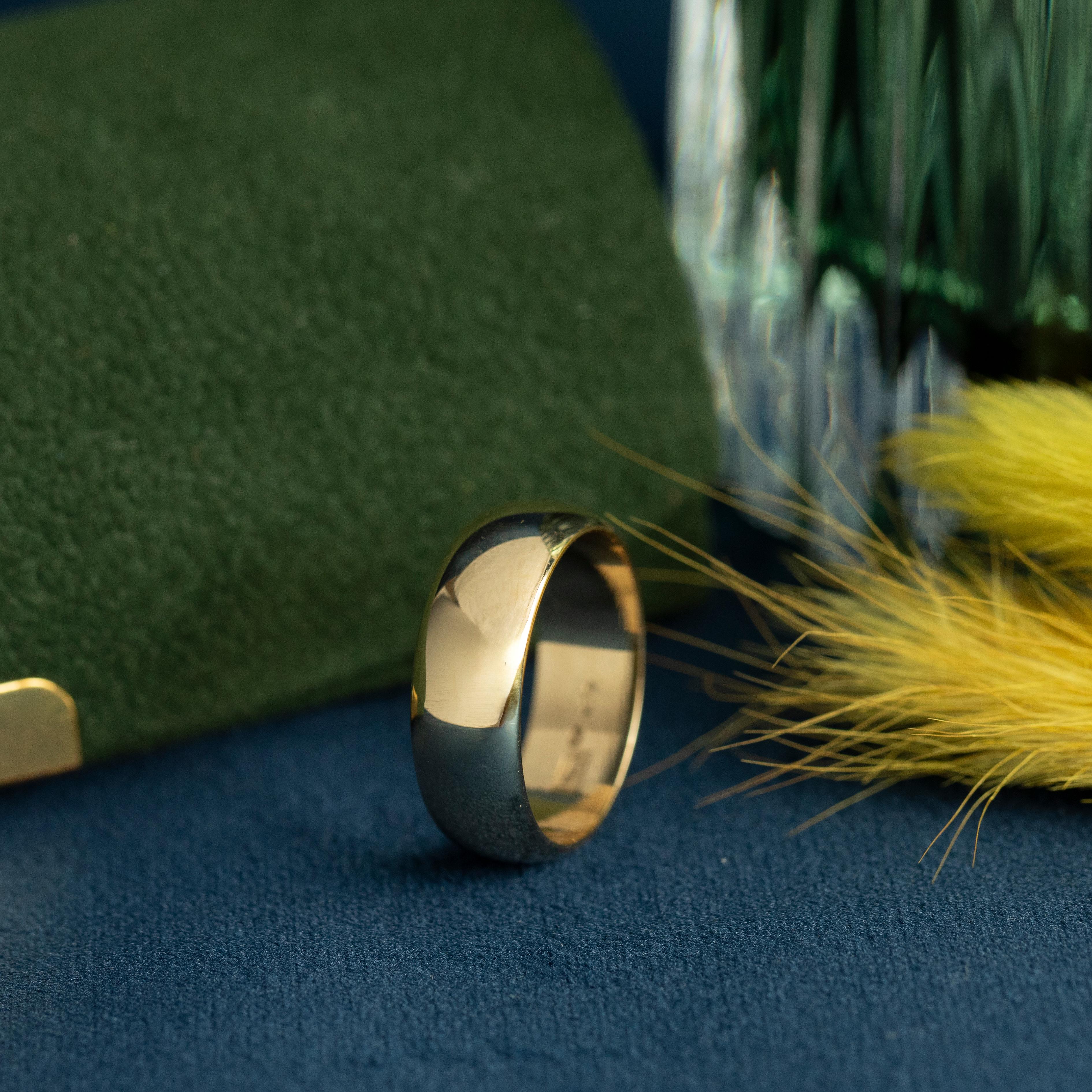 Vintage Stackable Donut Band, 14K Solid Gold Ring Size 7 For Sale 1