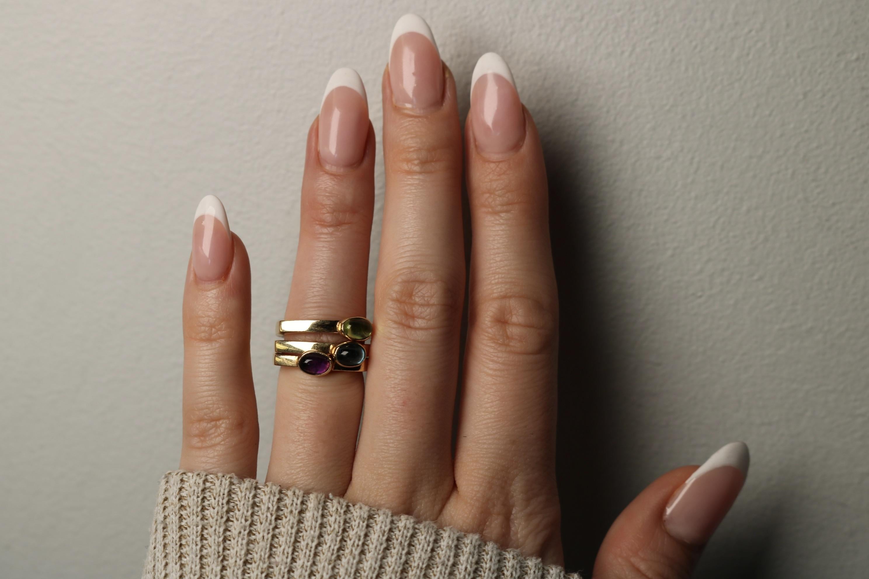 Anello vintage impilabile con castone di pietre preziose e anello zingaro in tre pezzi in oro giallo 14k in vendita 4