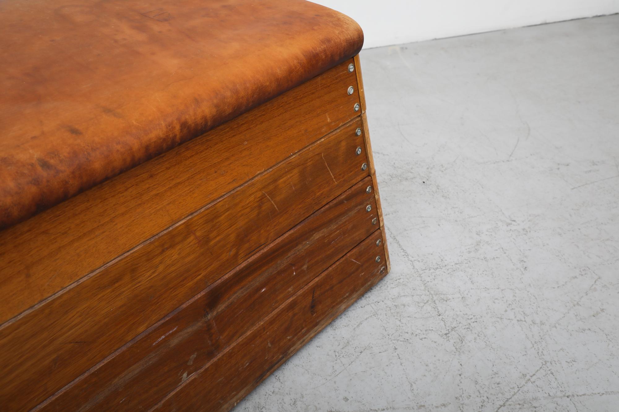 Vintage Stacked Oak and Teak Rolling Gymnastics Bench mit Brown Leather Top im Angebot 2