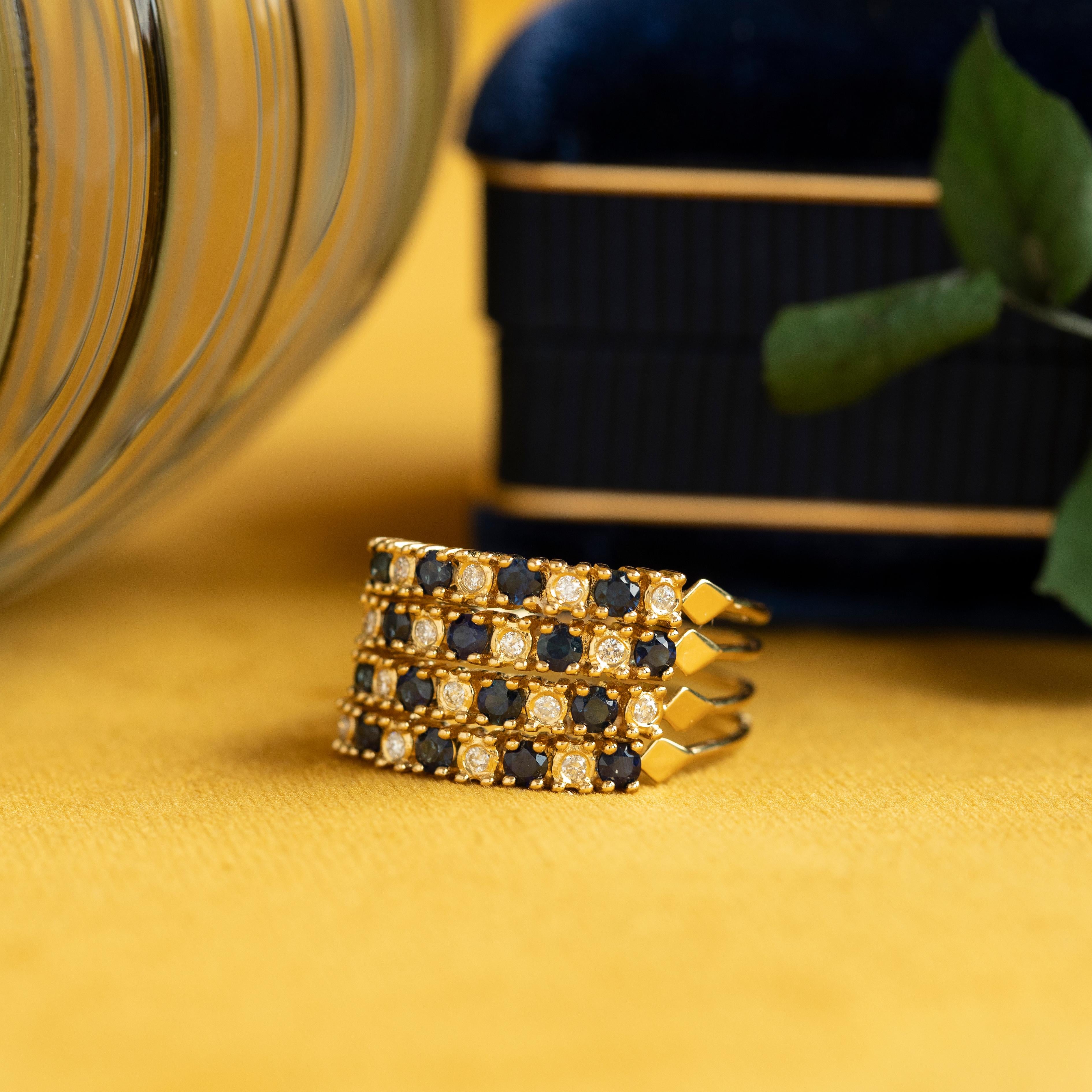 Anillo vintage multibanda de zafiros y diamantes apilados, 18K en venta 3