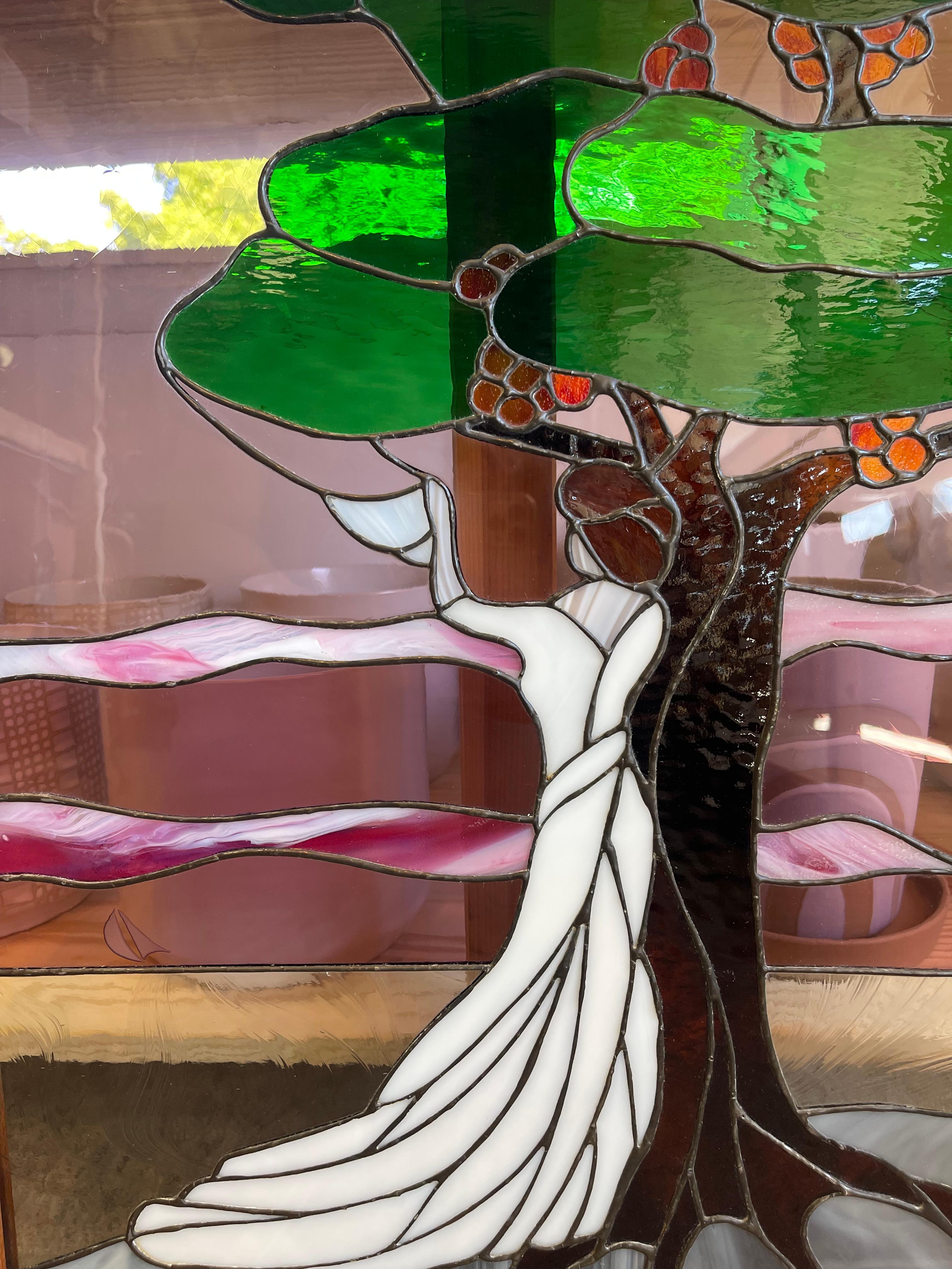 Vintage Stained glass Art Panel Darstellung Frau in fließenden weißen Kleid (20. Jahrhundert) im Angebot