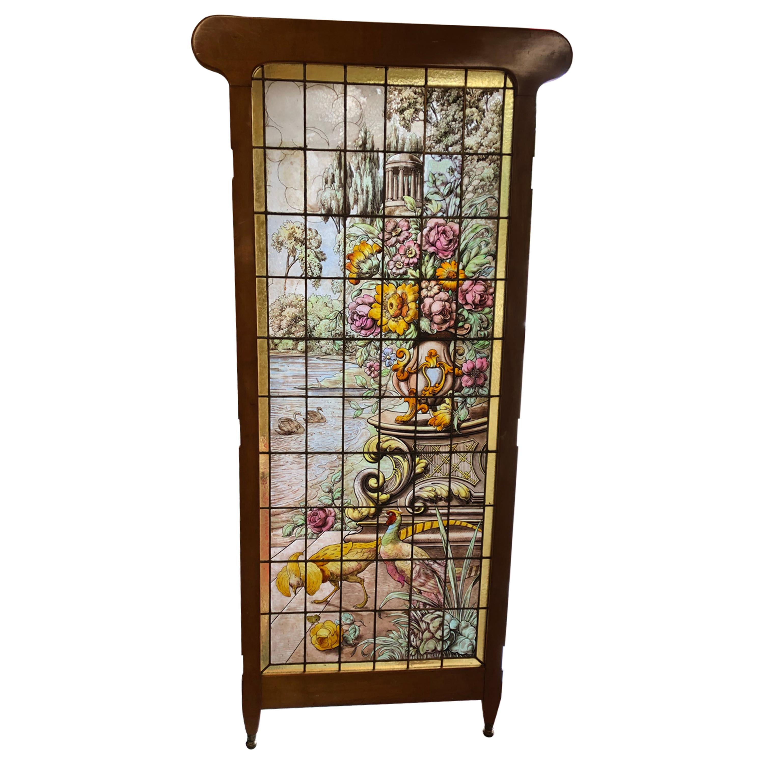 Glasmalerei-Fenster mit Design des Gartens mit Blumen und Vögeln des Paradieses, Vintage im Angebot