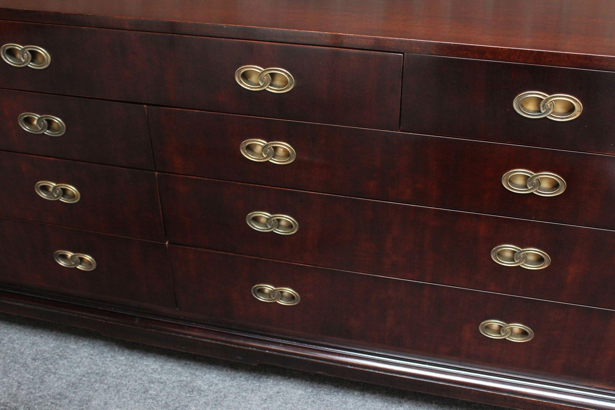 Vintage Stained Satinwood Nine-Drawer Dresser with Brass Pulls by Henredon For Sale 4