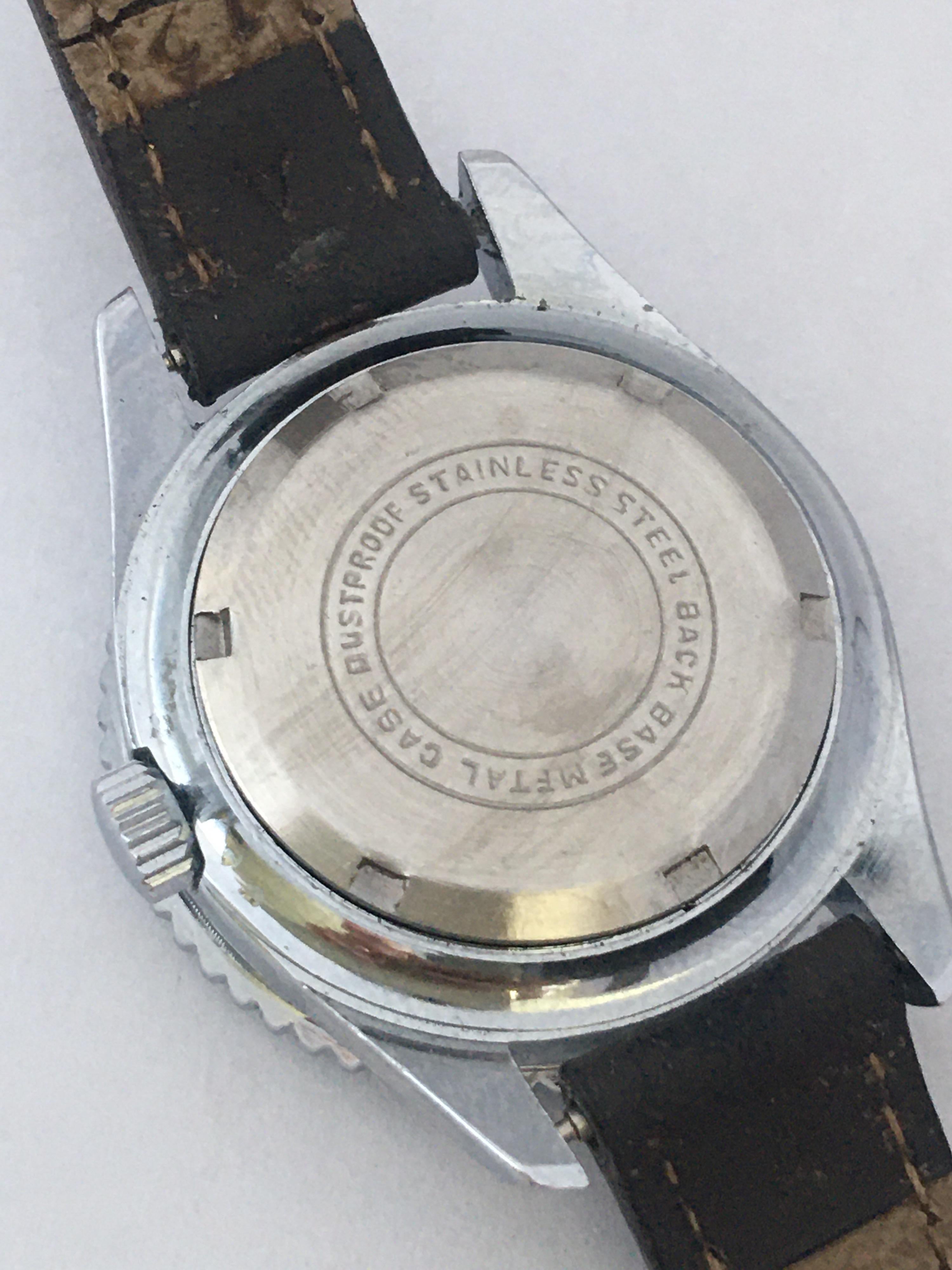 Vintage Stainless Steel Back Swiss Mechanical Watch In Good Condition For Sale In Carlisle, GB
