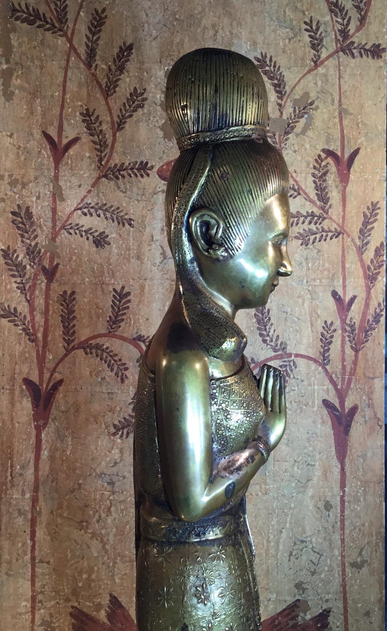 Vintage Standing Bronze Beauty Statue For Sale at 1stDibs
