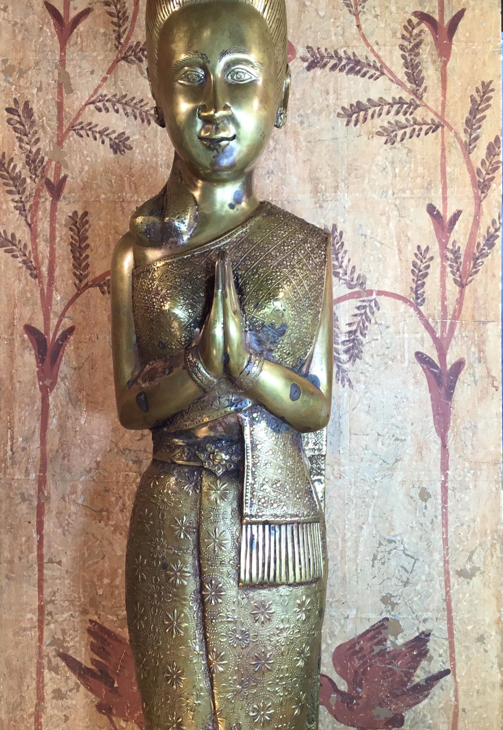 Vintage Standing Bronze Beauty Statue In Good Condition For Sale In Delray Beach, FL