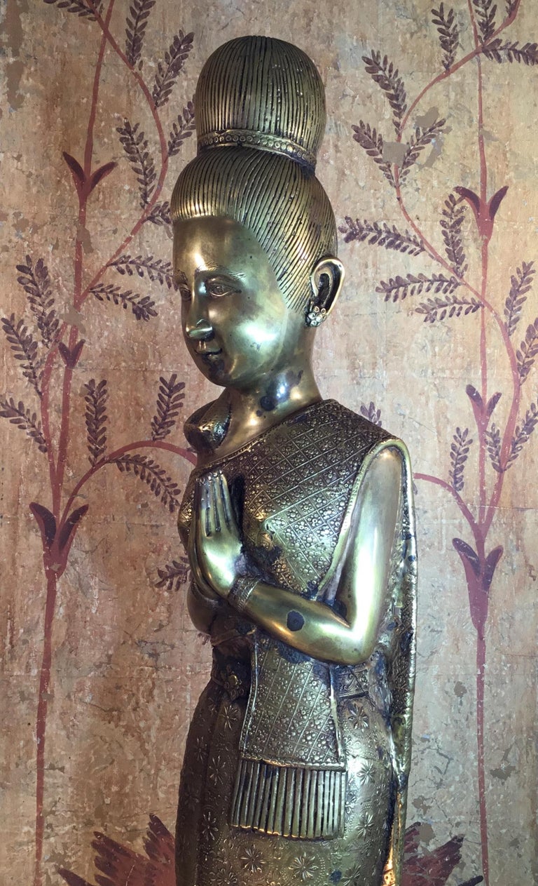 Vintage Standing Bronze Beauty Statue For Sale at 1stDibs