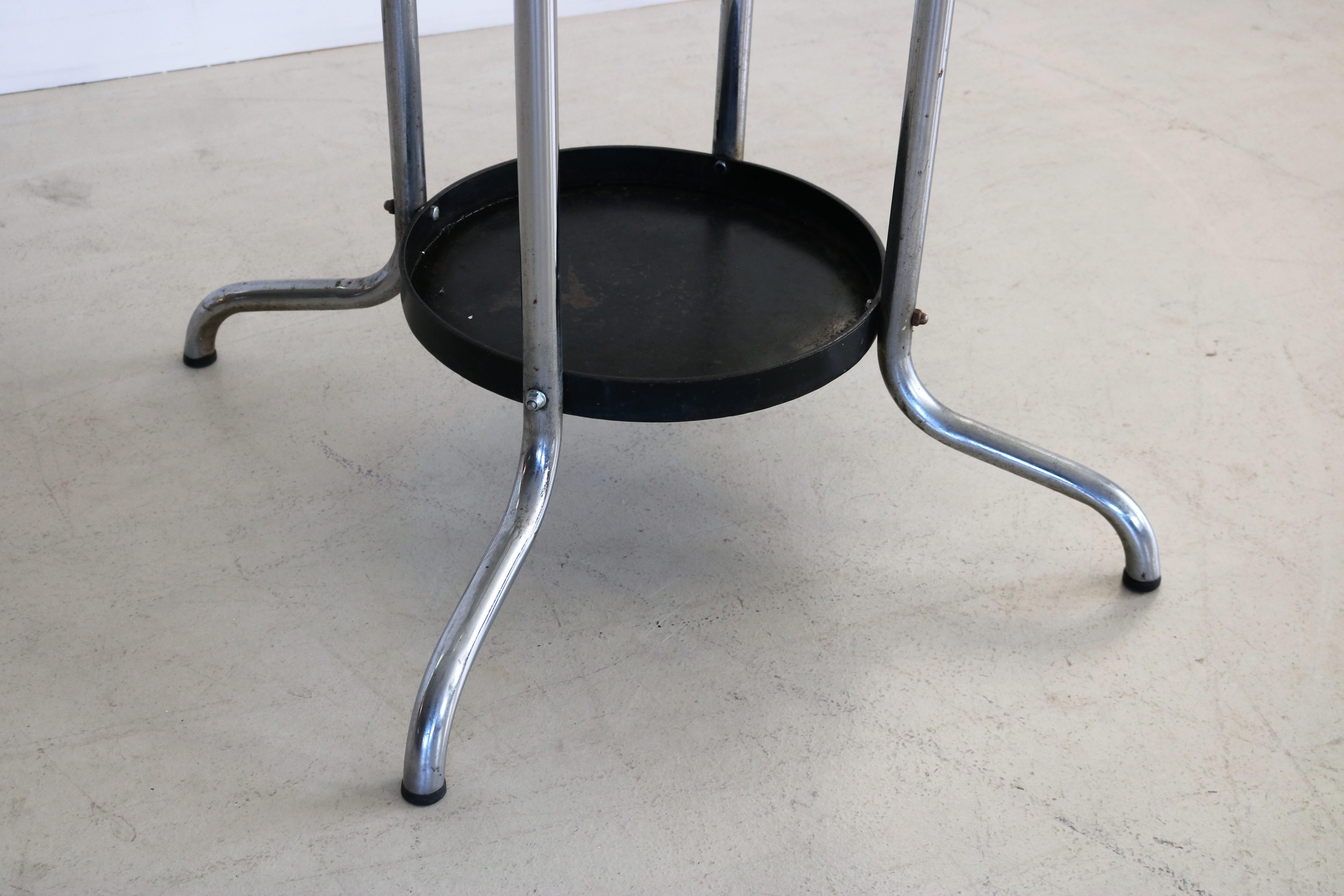 Porte-manteau vintage sur pied  70s  chrome Bon état - En vente à Lemmer, NL