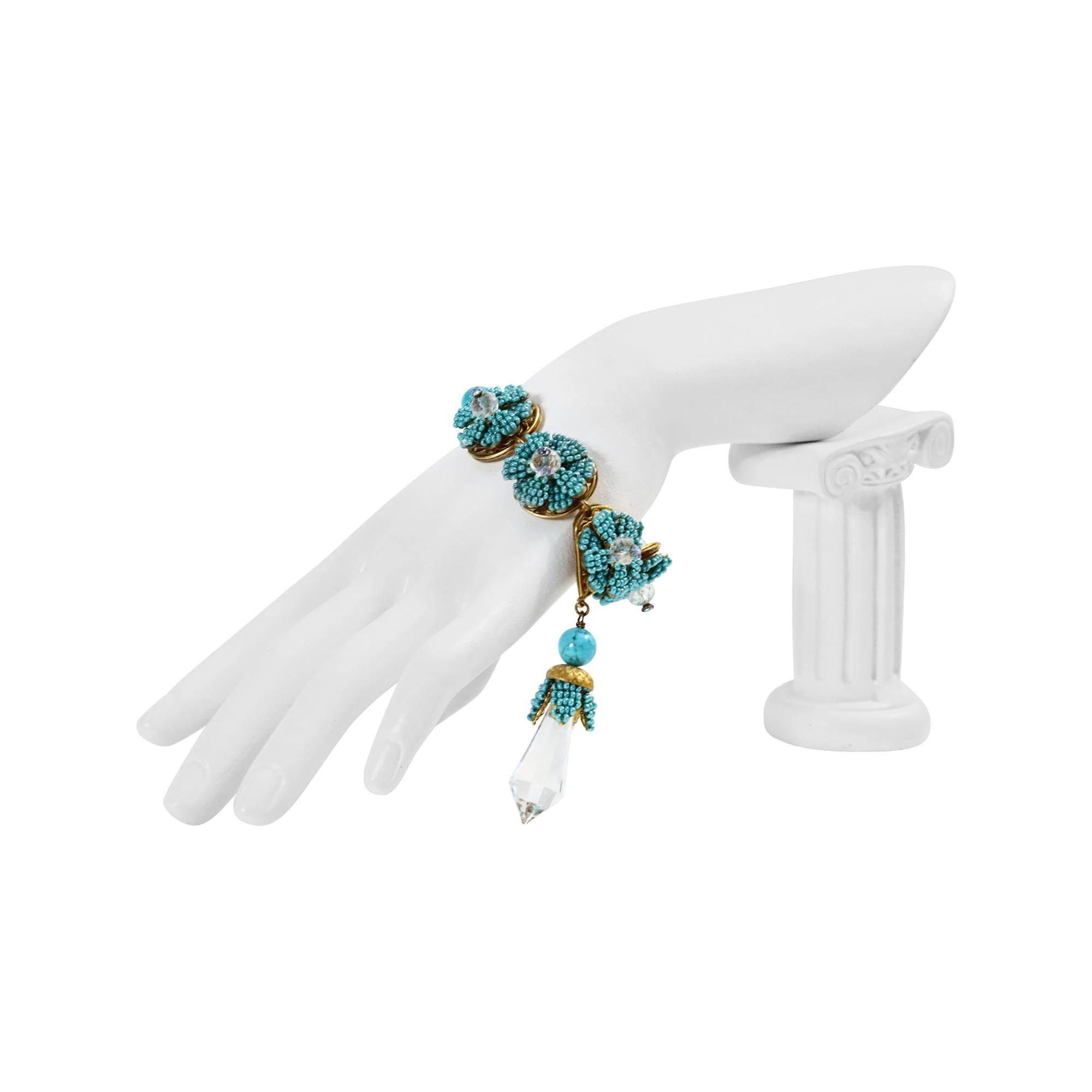 Bracciale vintage con cristalli pendenti in finto turchese di Stanley Hagler, circa anni '60 In condizioni buone in vendita a New York, NY