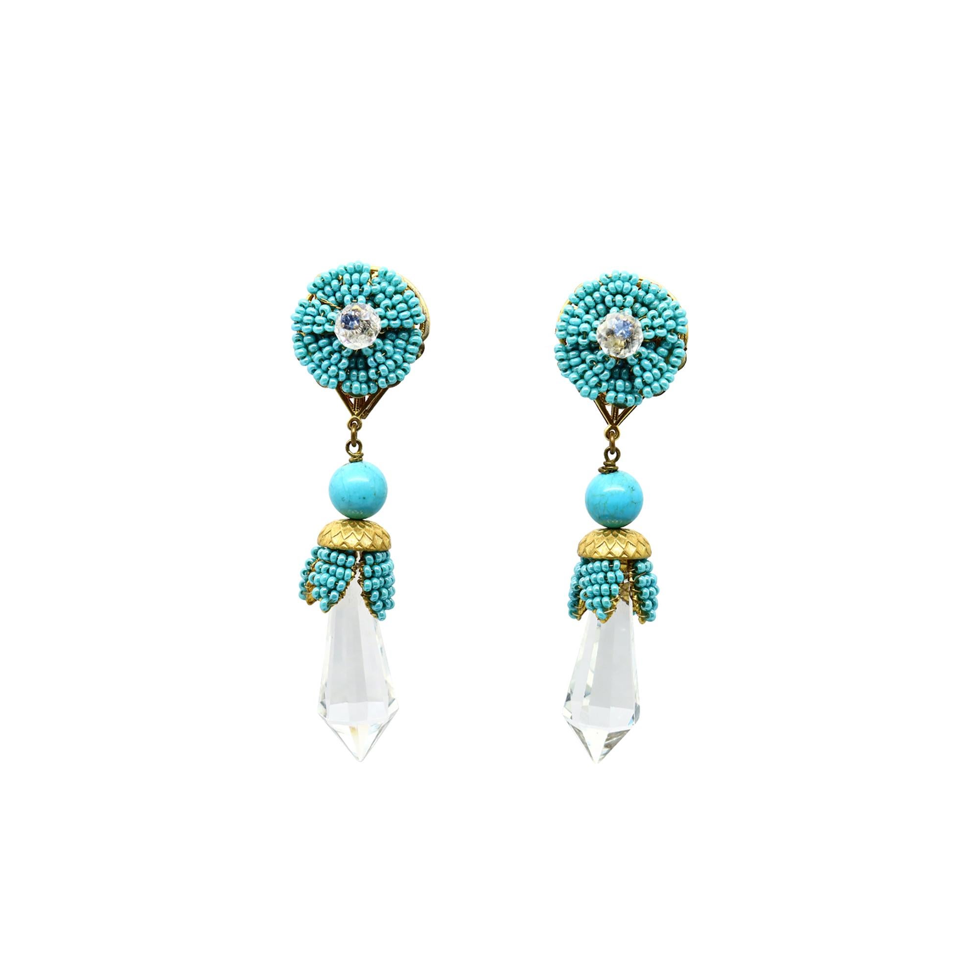 Vintage Stanley Hagler Faux Türkis und baumelnden Kristall Stück Ohrringe CIRCA 1960s. Das ist ein hervorragendes Stück aus dieser Zeit, und es ist wunderschön, wenn man es mit dem echten Stück mischt. Dies ist auf Gold Tone gesetzt, und auch die