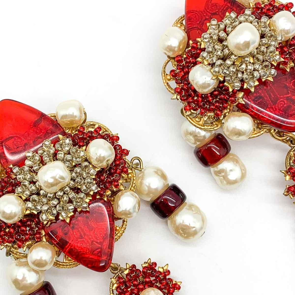 Vintage Stanley Hagler Rote Glas- und Perlen-Schulterstaub-Ohrringe 1980er Jahre für Damen oder Herren im Angebot
