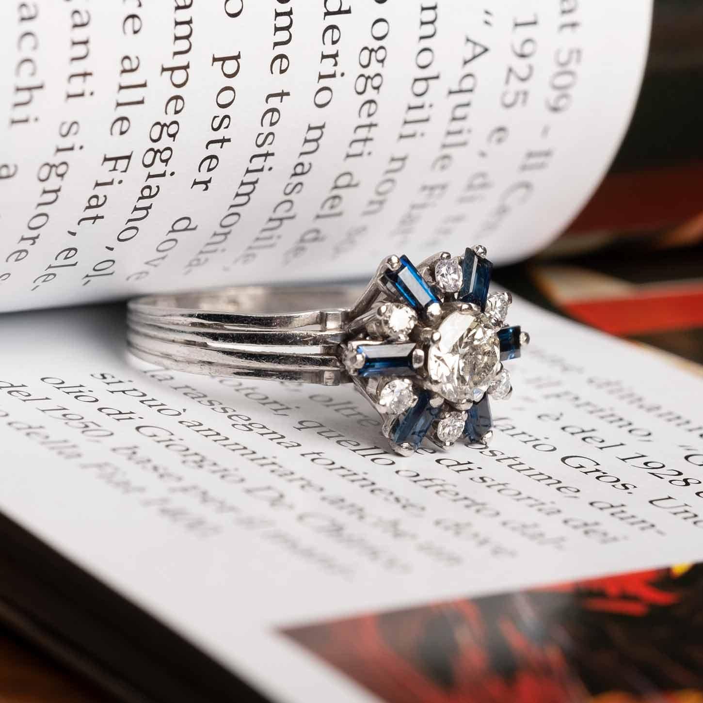 Anello a stella Vintage con diamanti e zaffiri In condizioni buone in vendita a Milano, MI
