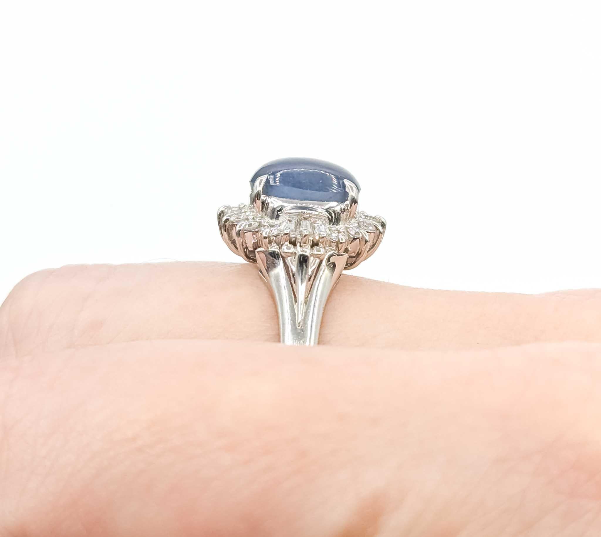 Vintage Star Sapphire & Diamond Cocktail Ring in Platinum In Excellent Condition For Sale In Bloomington, MN